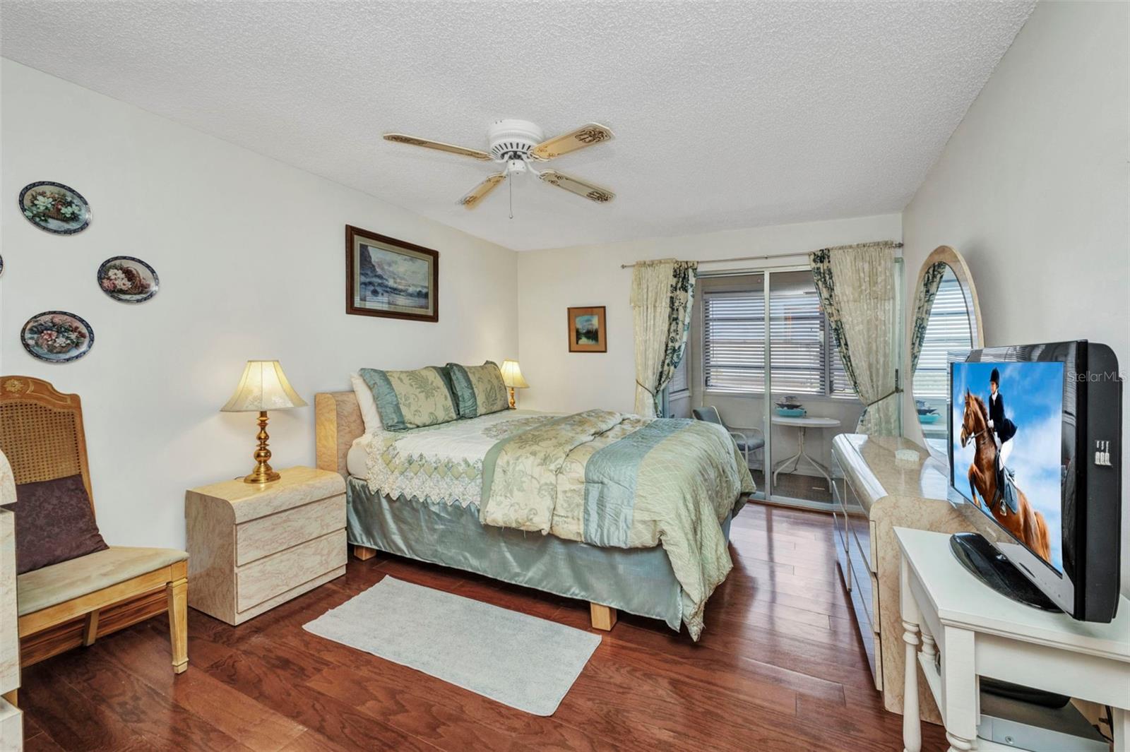 22375 EDGEWATER DR #255