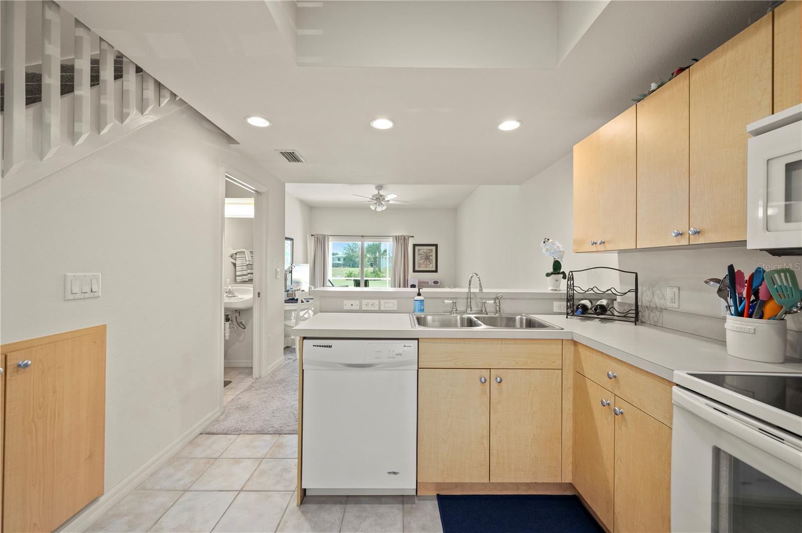 1236 RIO DE JANEIRO AVE #406