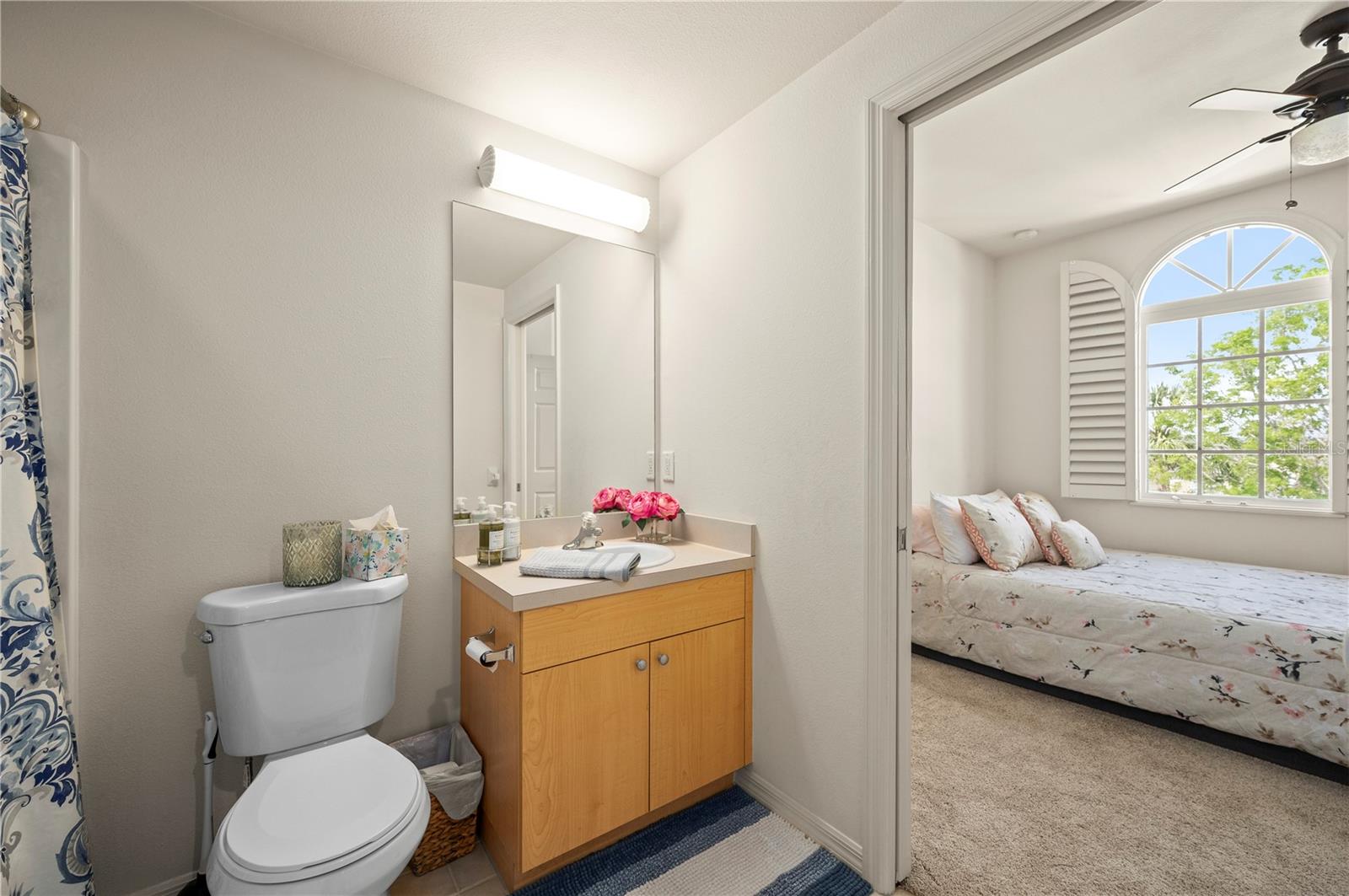 1236 RIO DE JANEIRO AVE #406