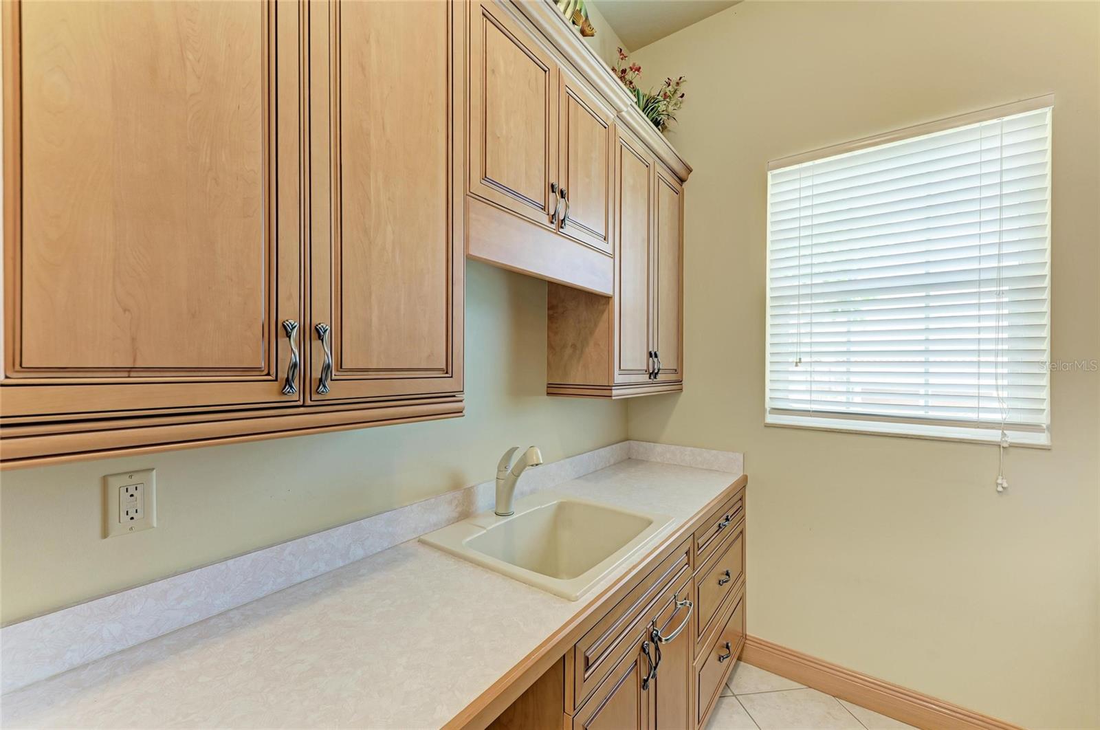 4531 GRASSY POINT BLVD