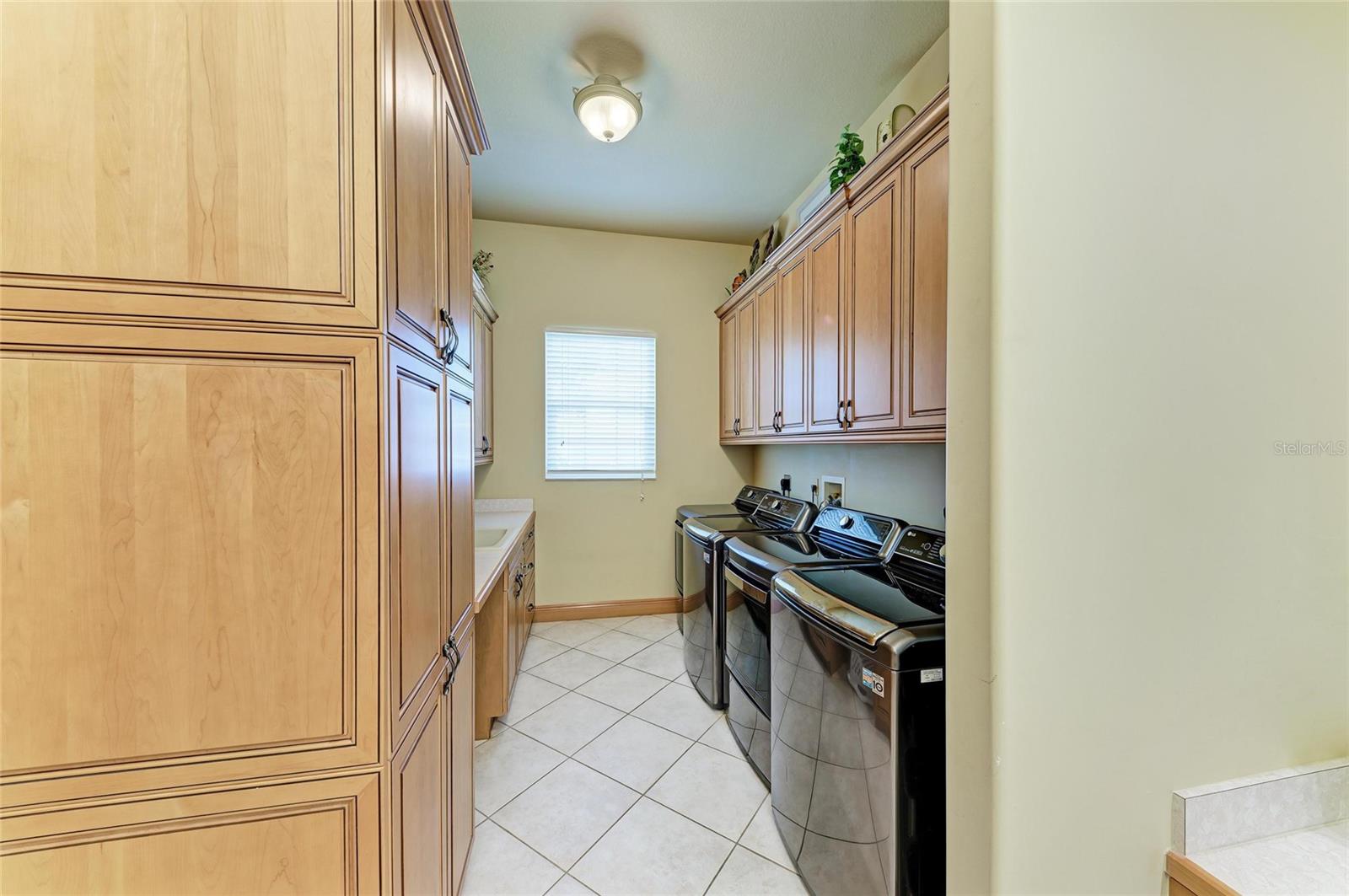 4531 GRASSY POINT BLVD