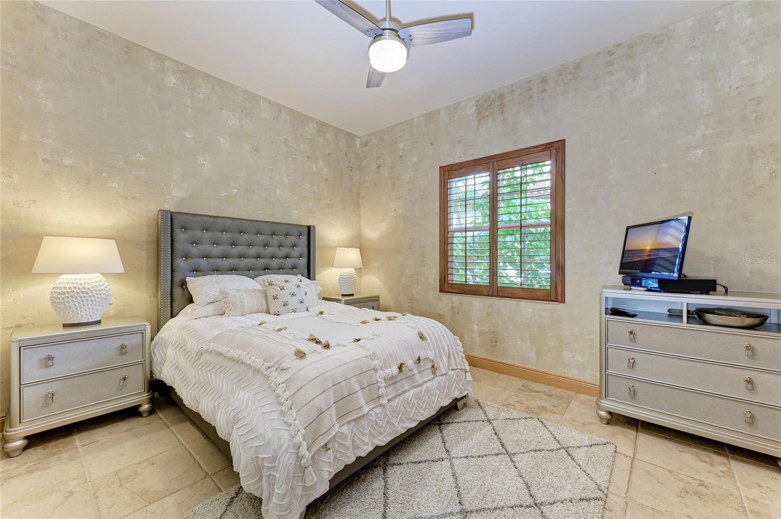 4531 GRASSY POINT BLVD