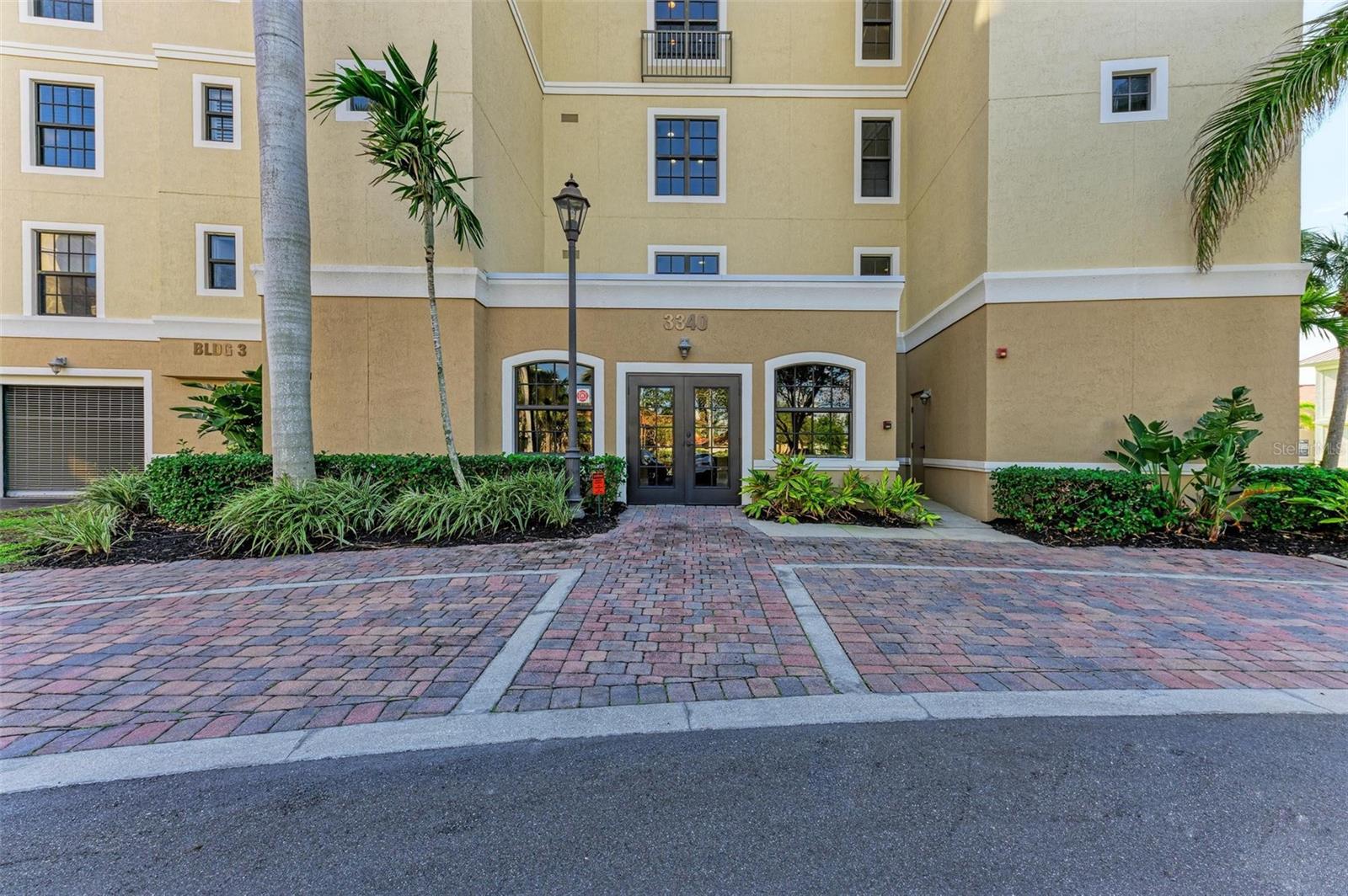 3340 WOOD THRUSH DR #323