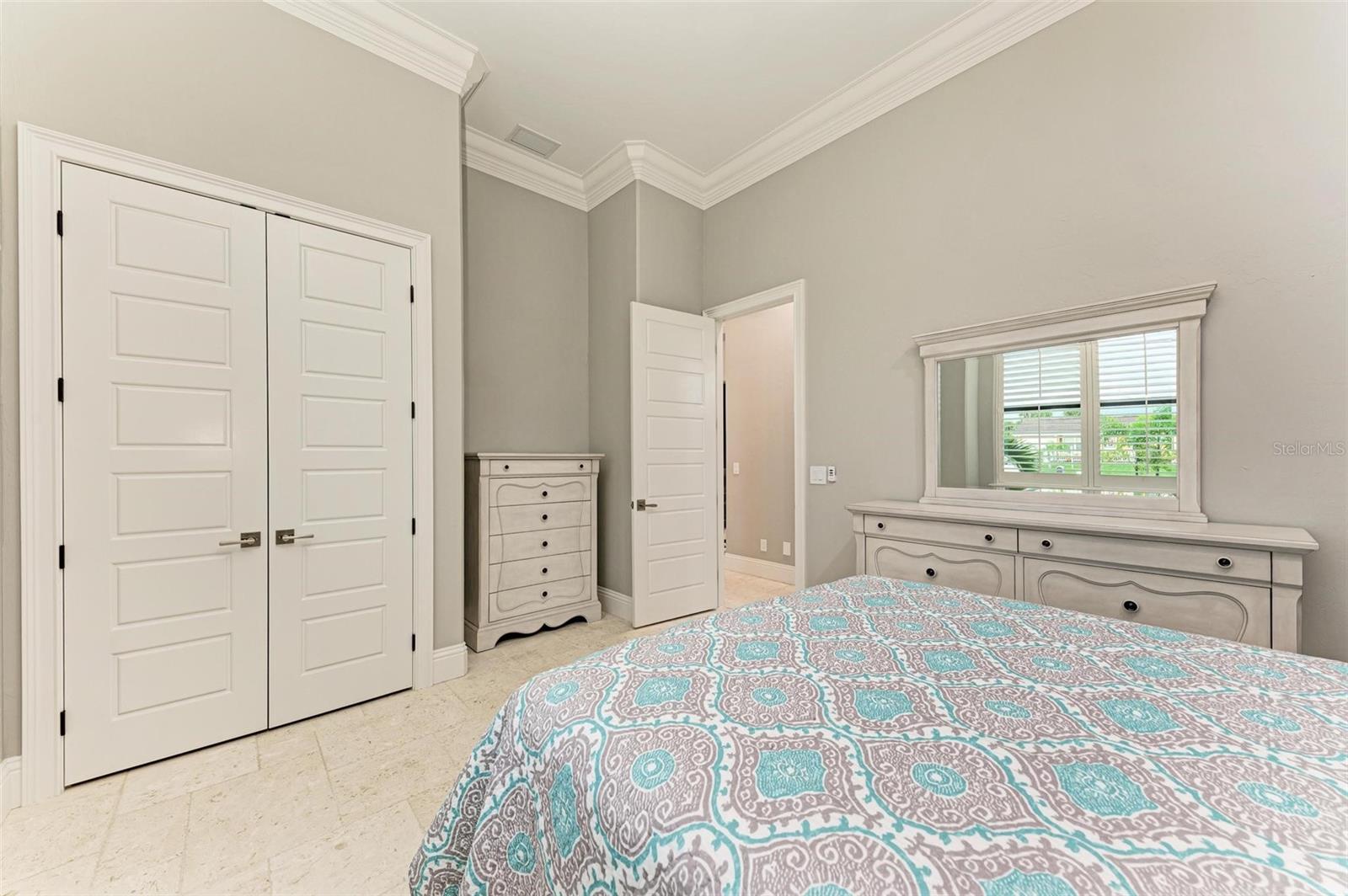 5179 COLLINGSWOOD BLVD