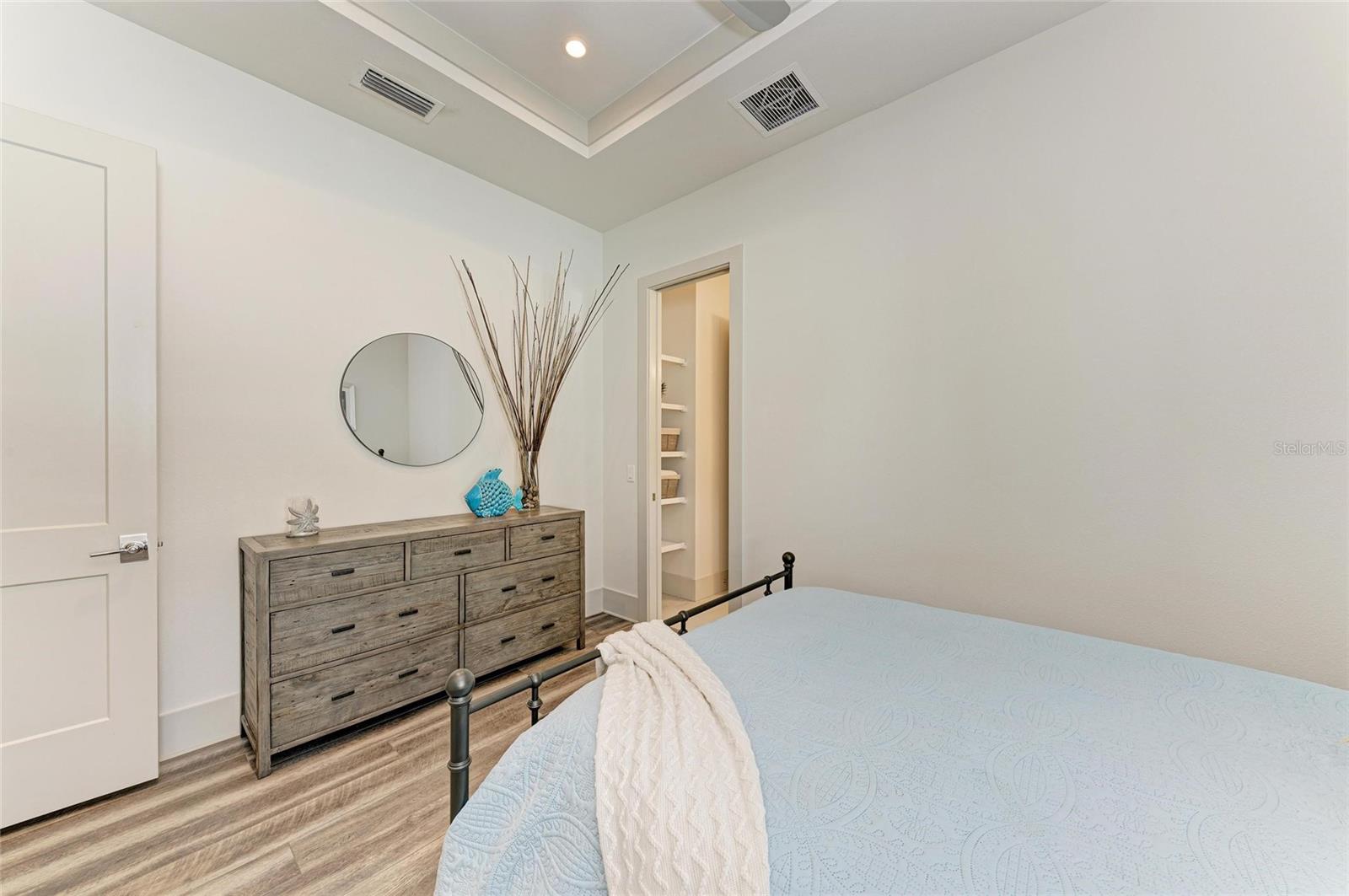 5043 BAL HARBOR BLVD