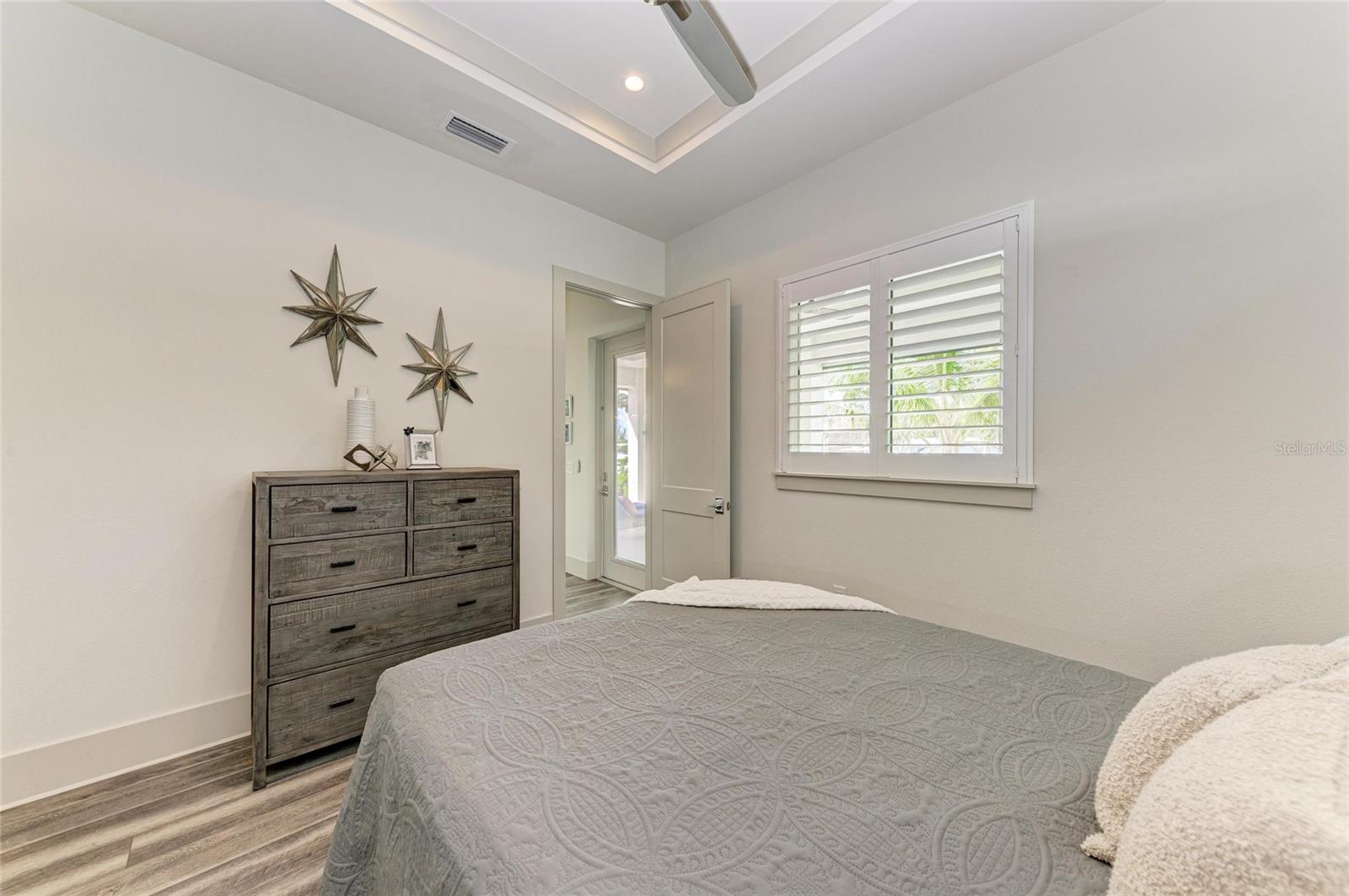 5043 BAL HARBOR BLVD