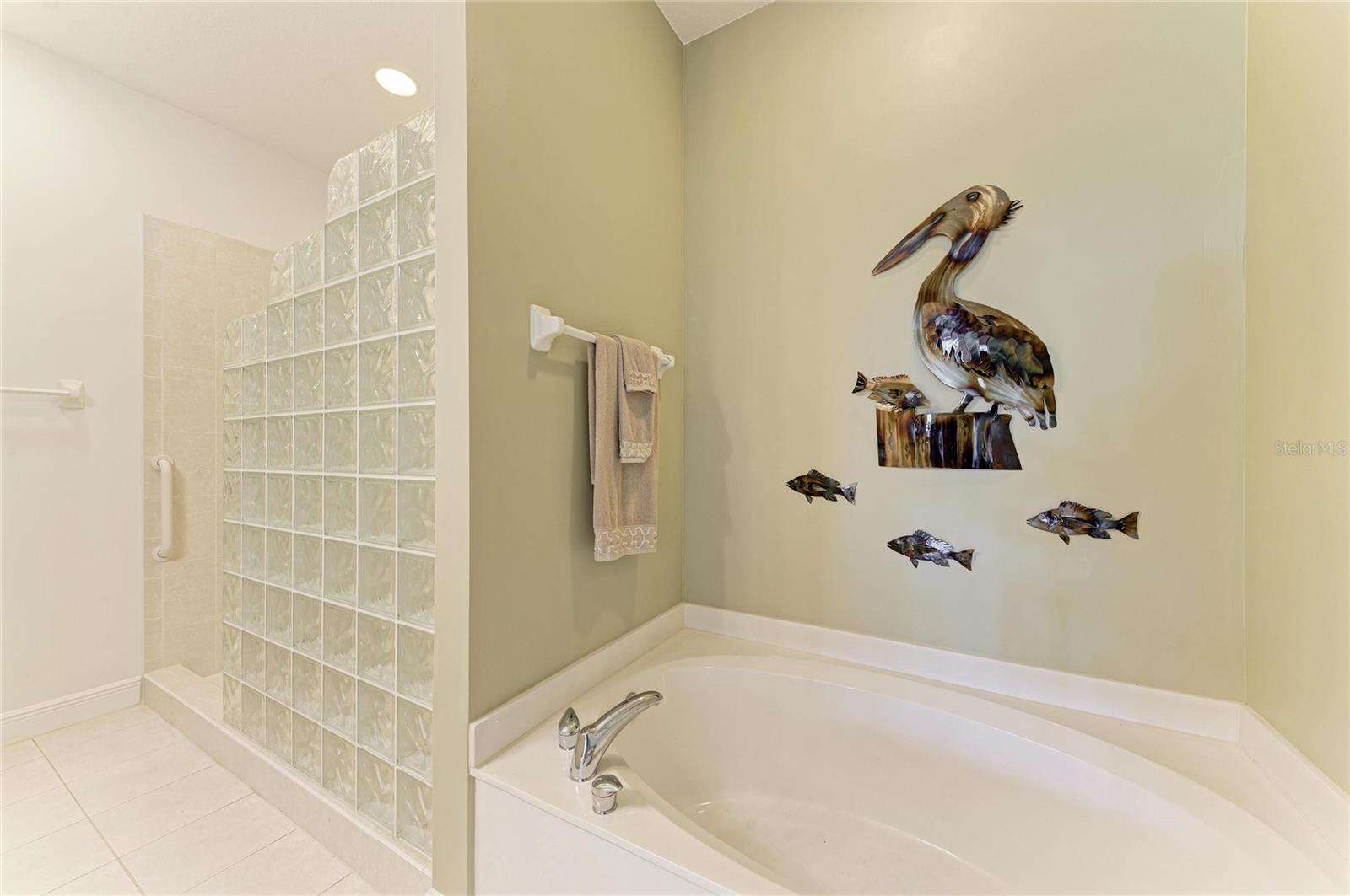 2585 TARPON COVE DR #1322