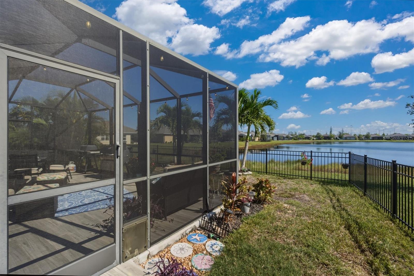 7012 WATERFORD PKWY