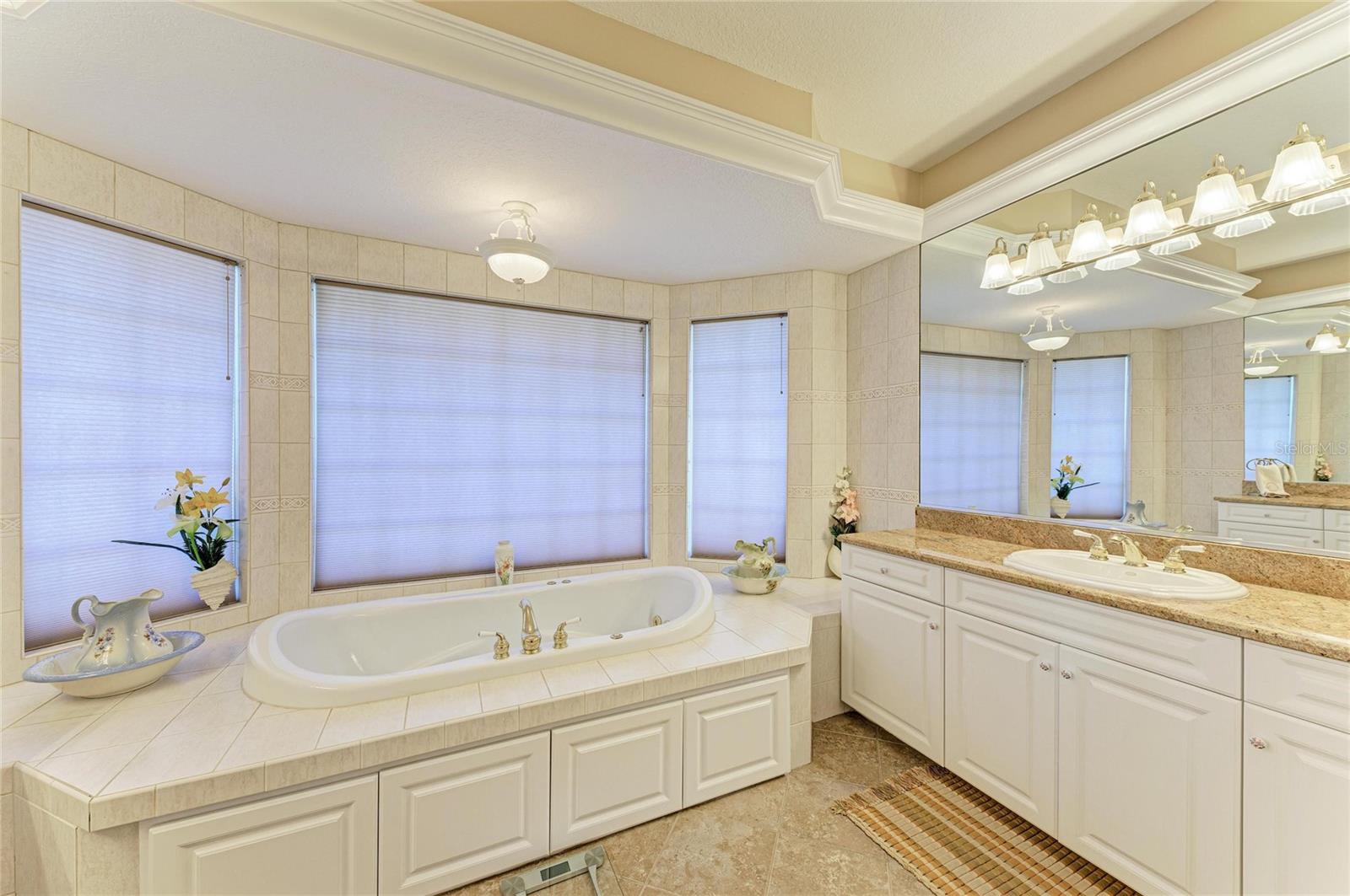 2839 CORAL WAY