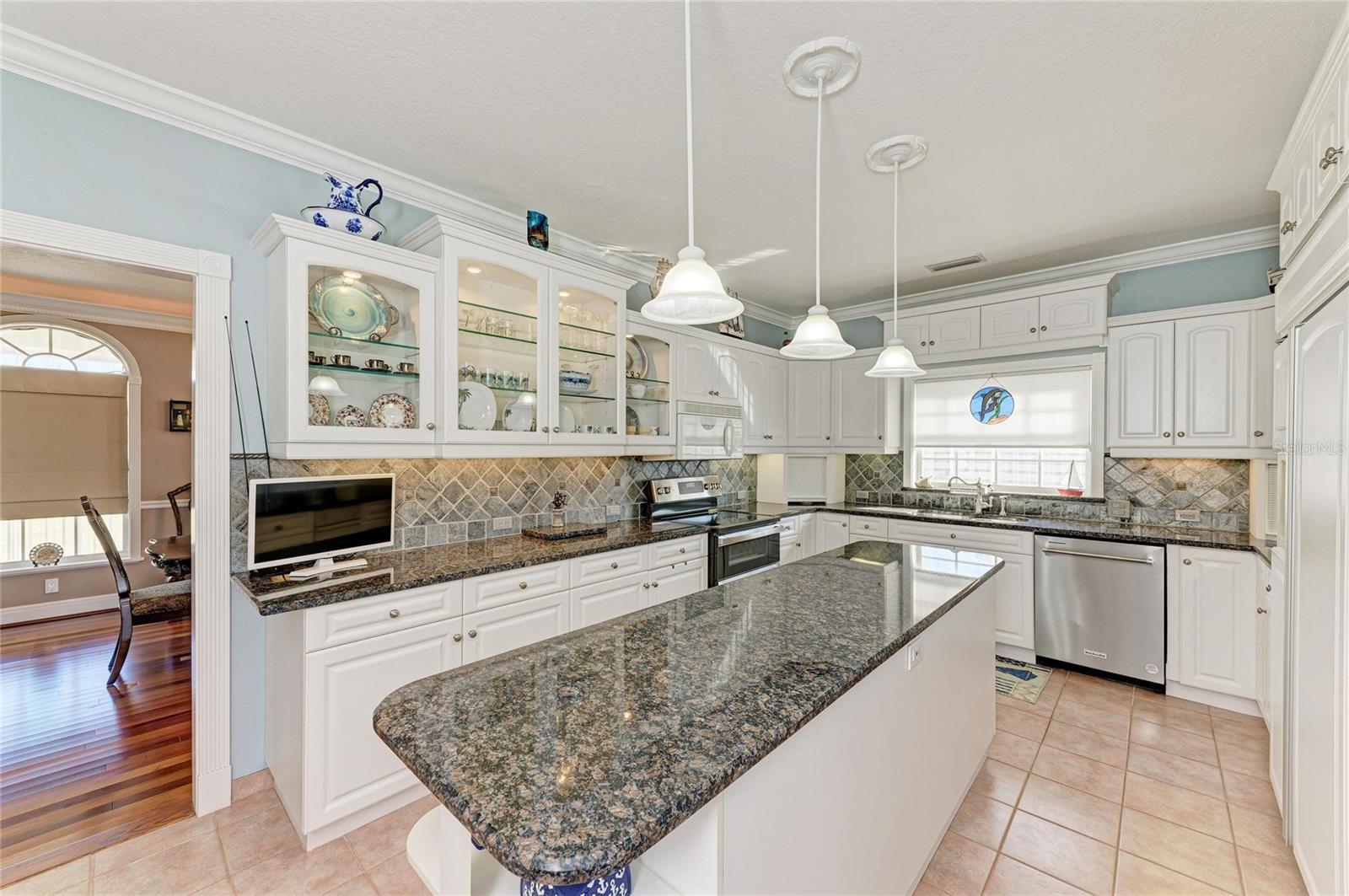 2839 CORAL WAY