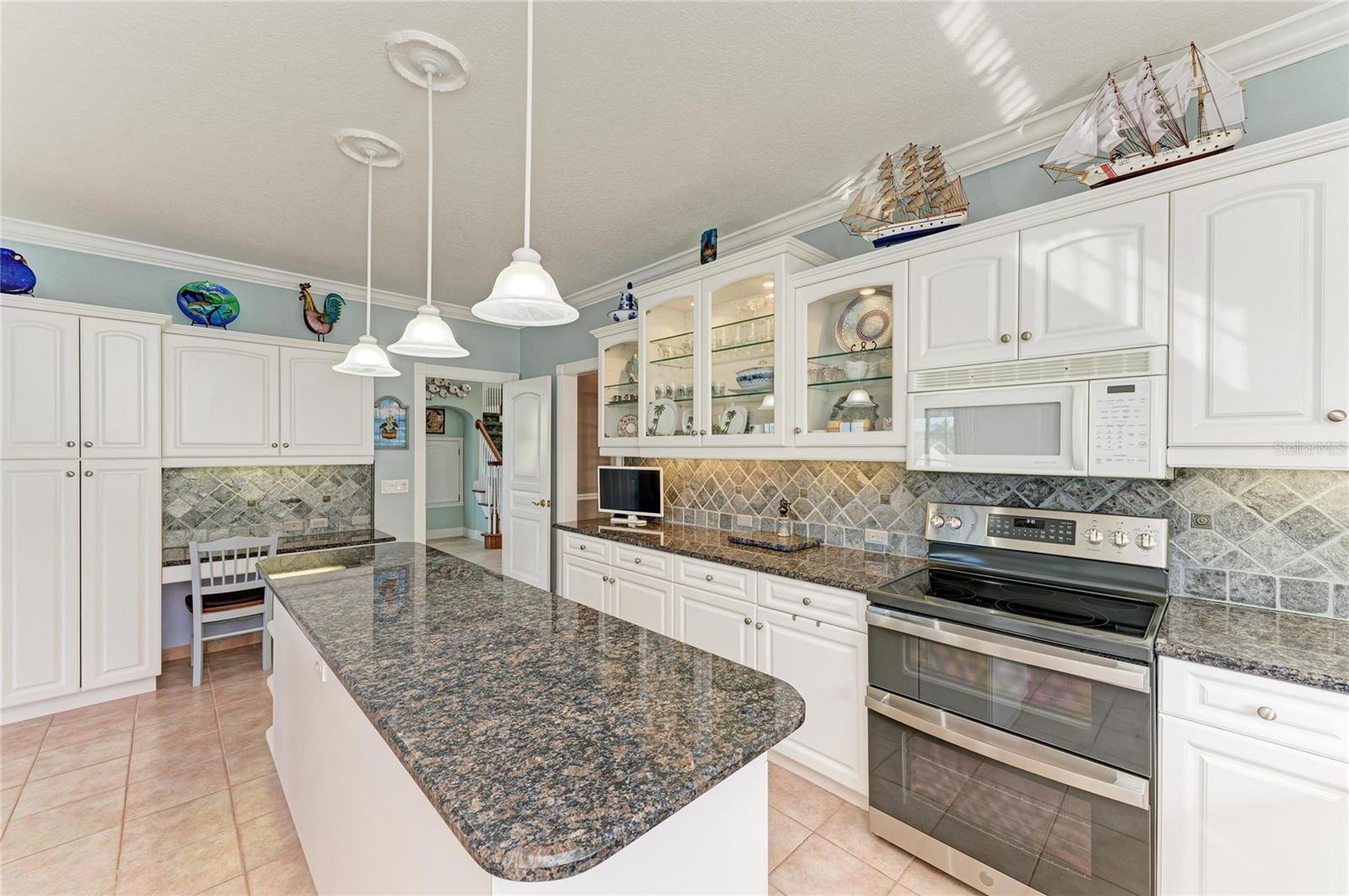 2839 CORAL WAY