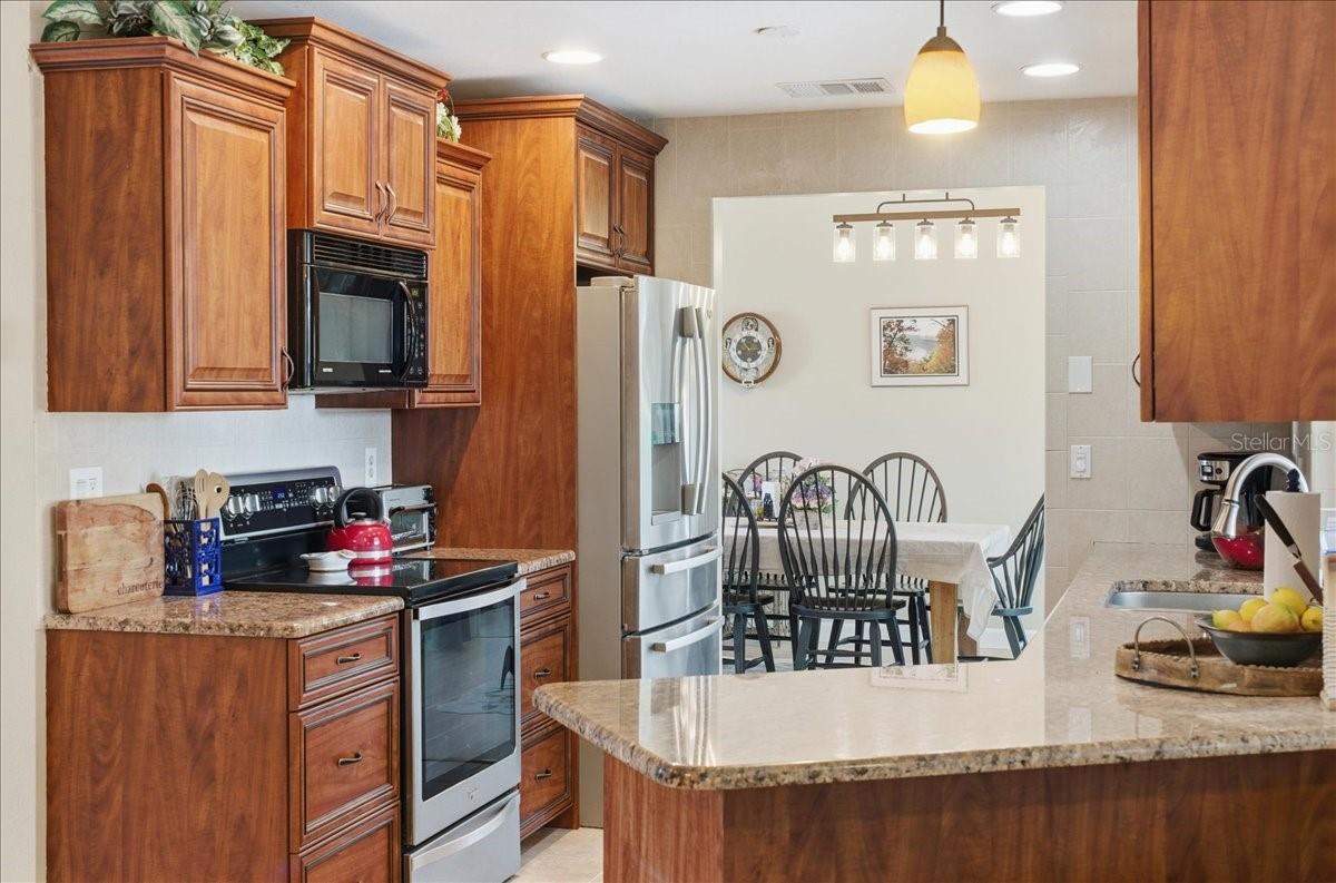 119 EASTON DR NW