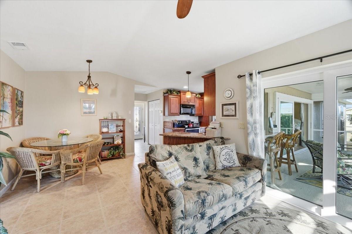 119 EASTON DR NW
