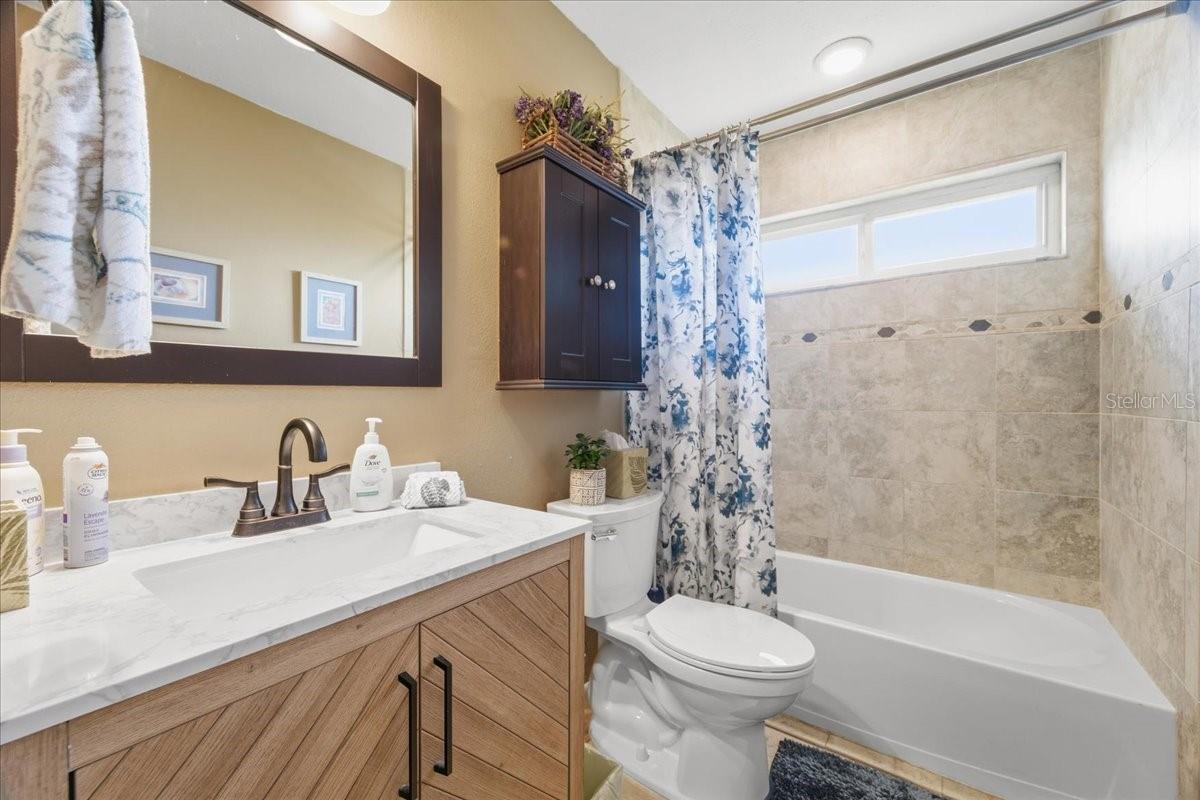 119 EASTON DR NW