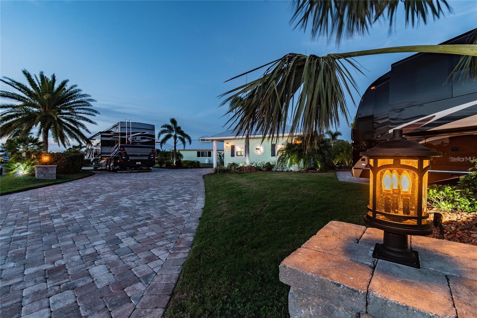 8275 SW SAND CRANE CIR