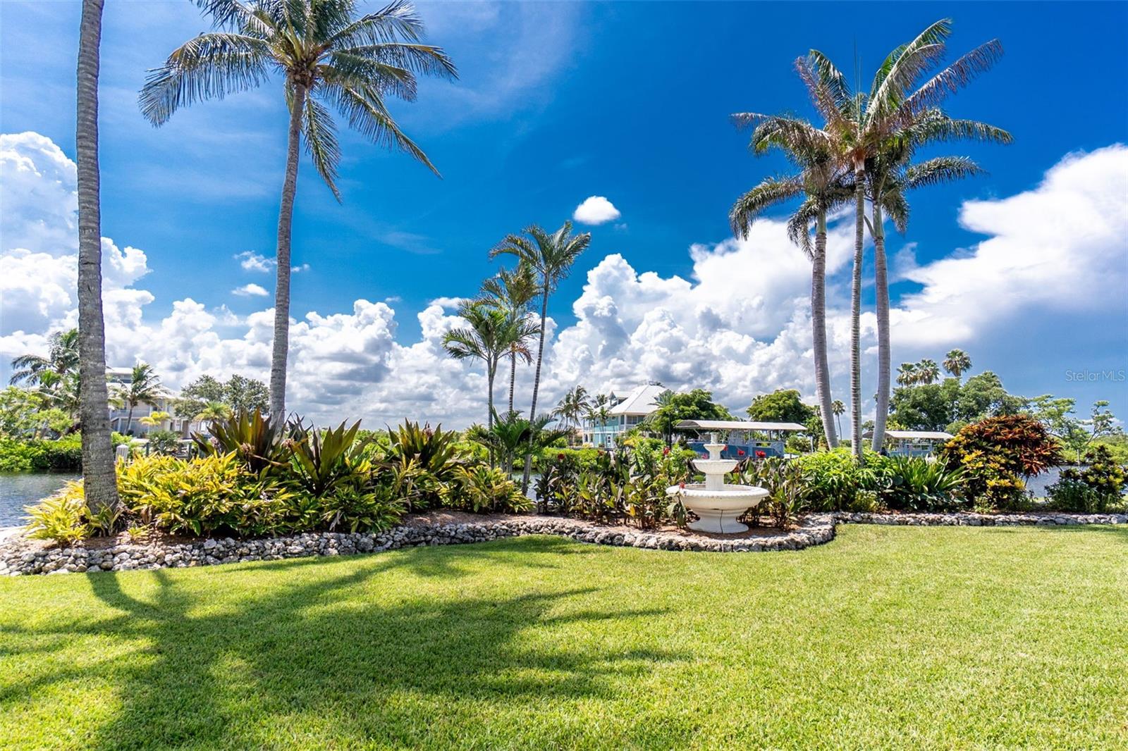 5566 RIVER BAY DR