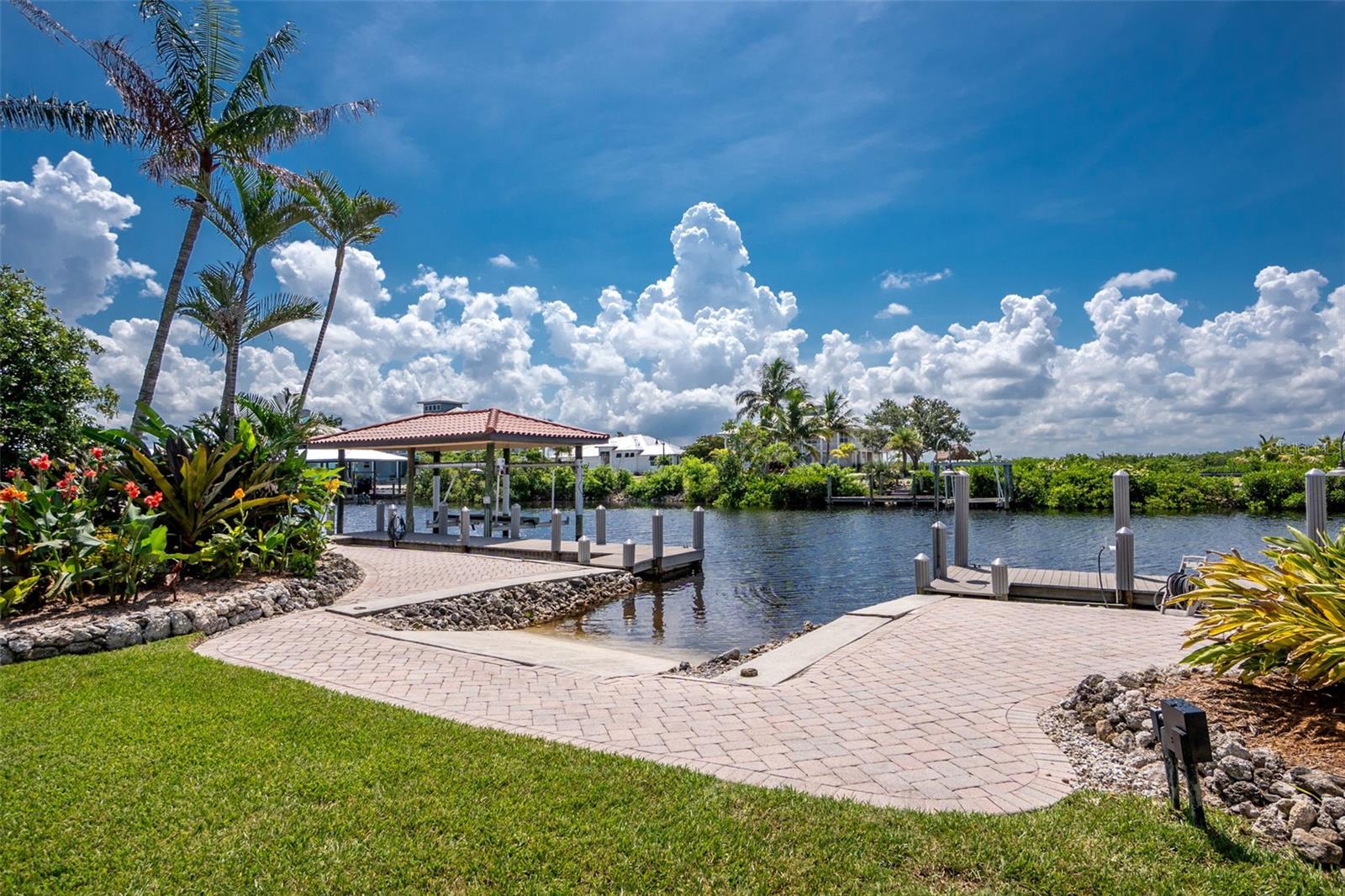 5566 RIVER BAY DR