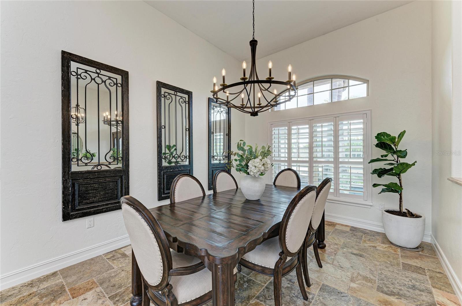 5348 PALANGOS DR