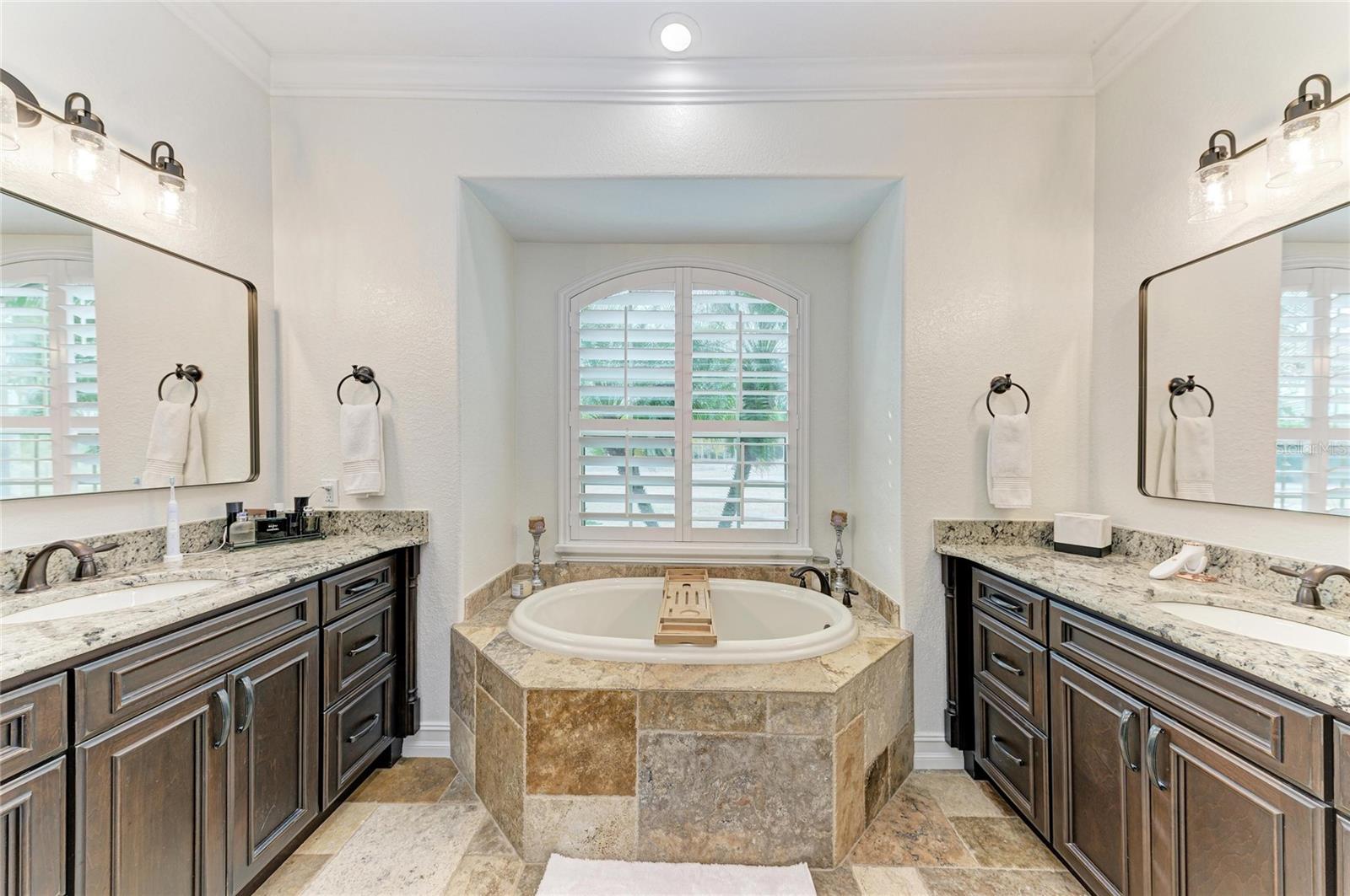 5348 PALANGOS DR