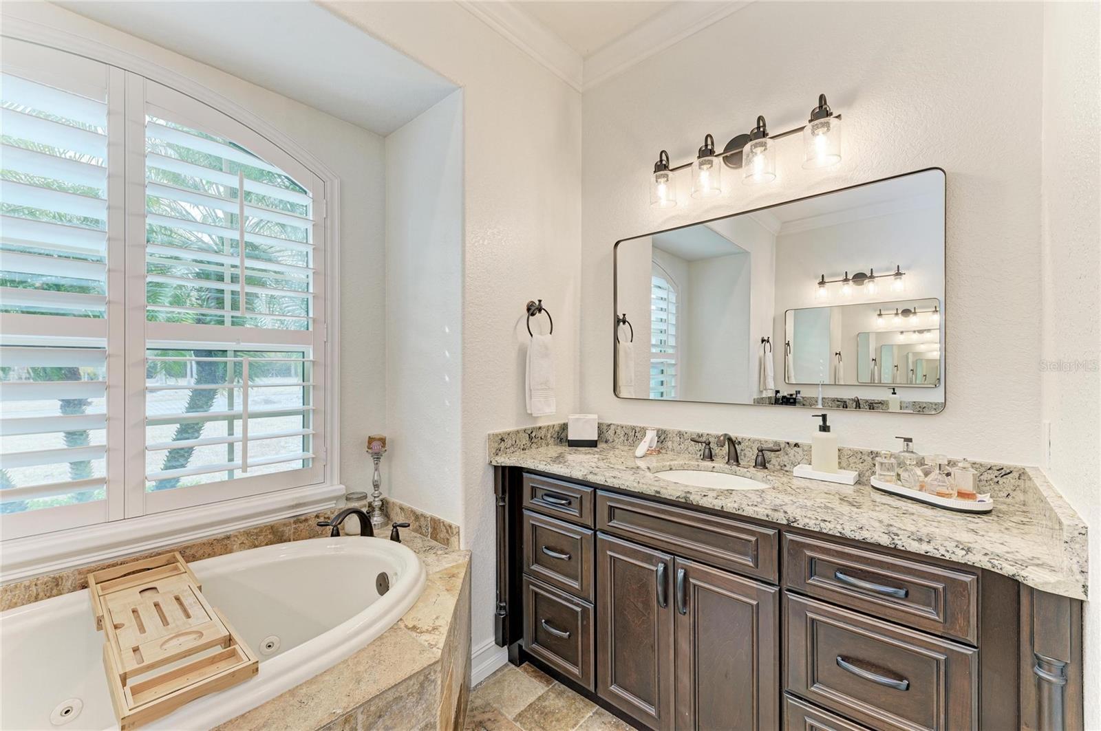5348 PALANGOS DR