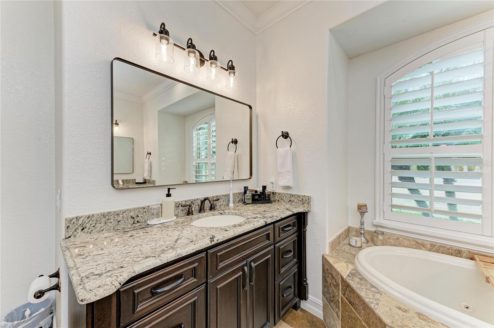 5348 PALANGOS DR