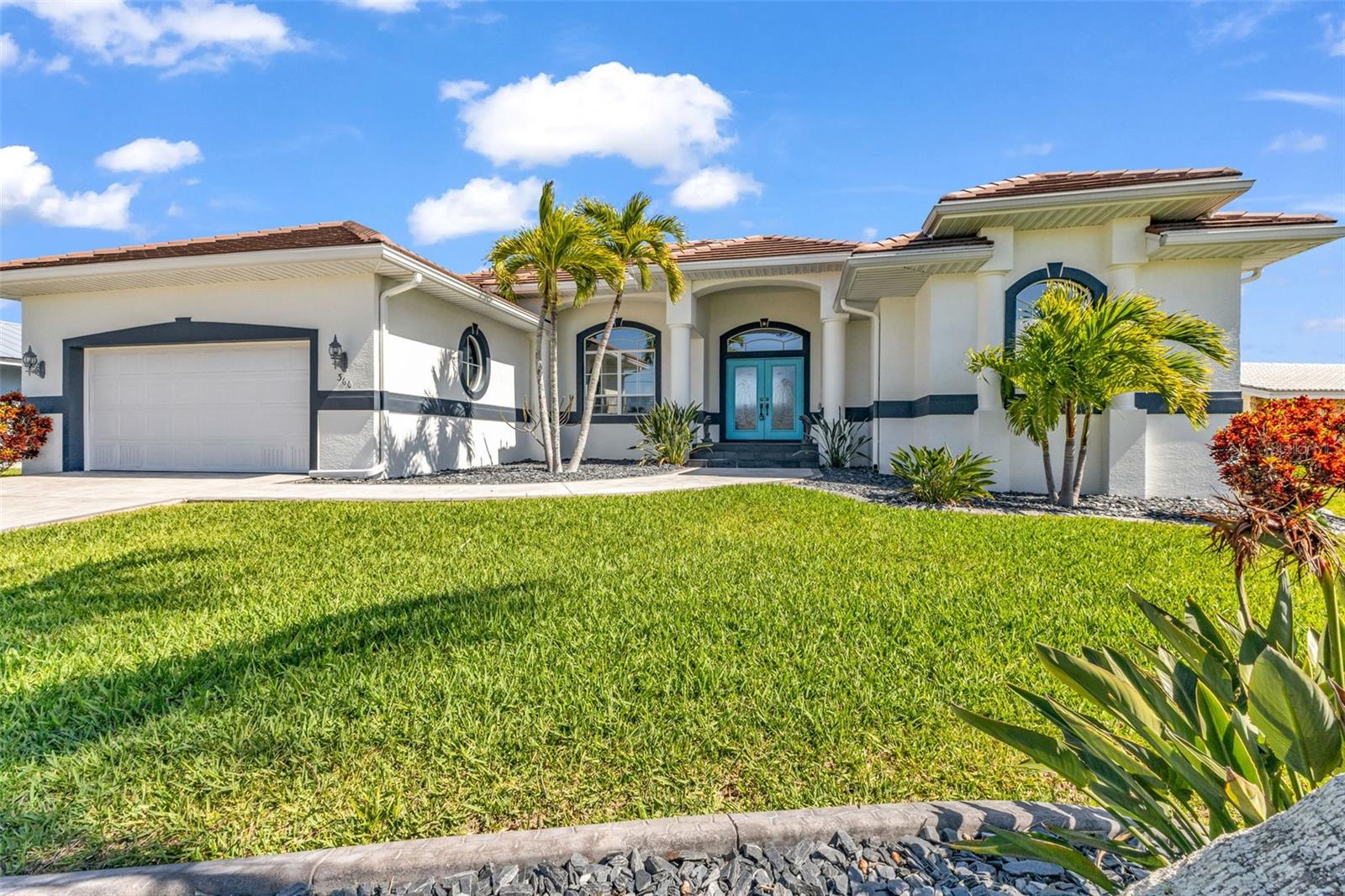 360 CAPRI ISLES CT