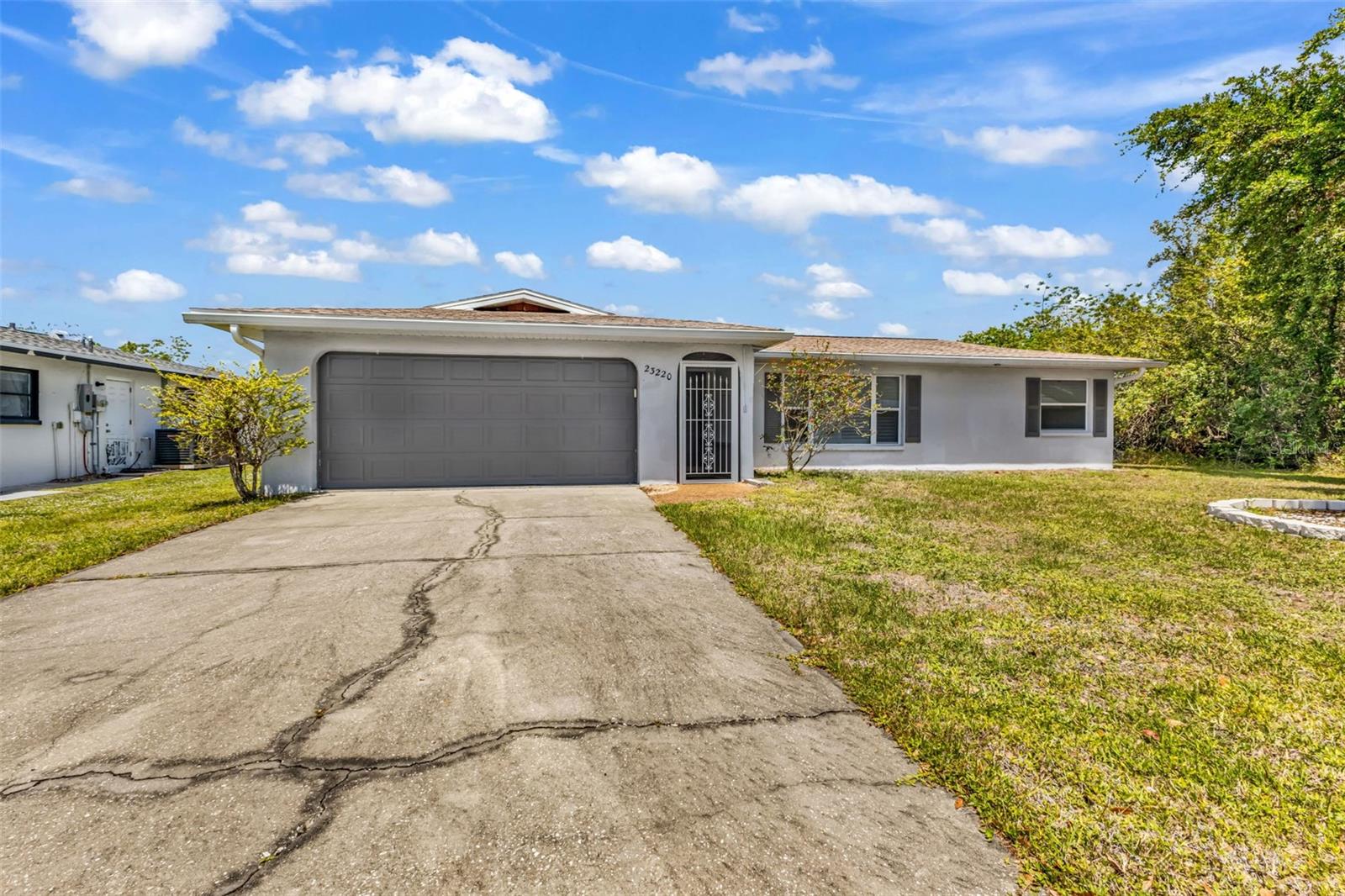 23220 ROUNTREE AVE