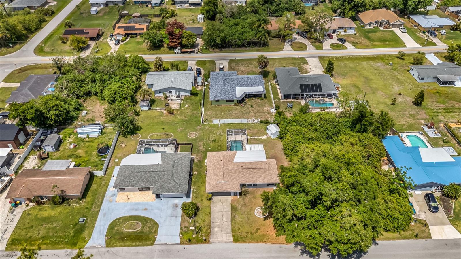 23220 ROUNTREE AVE