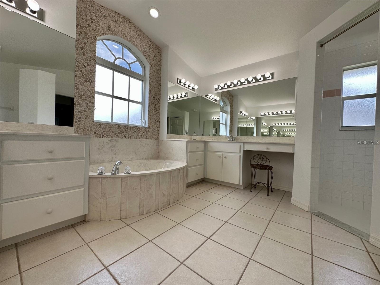 2169 ONONDAGA LN