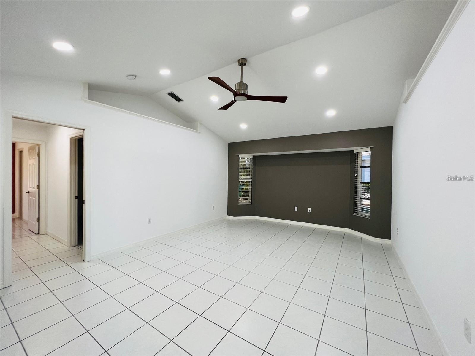 2169 ONONDAGA LN