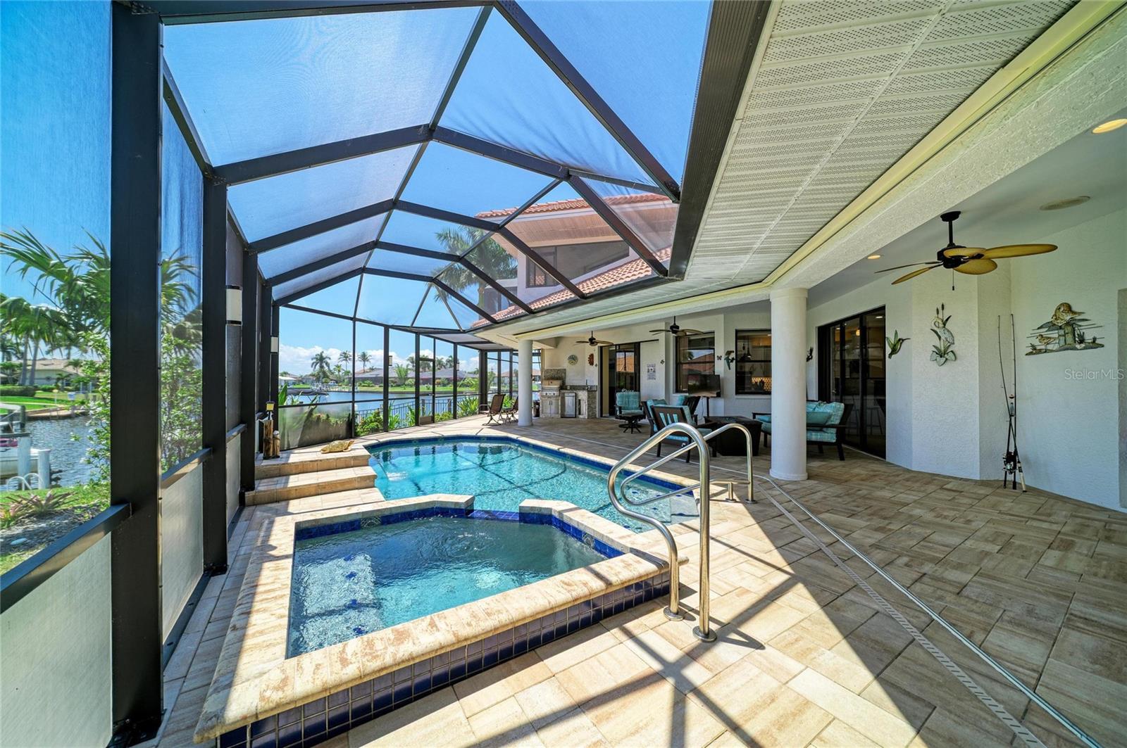 524 LA CARUNA CT