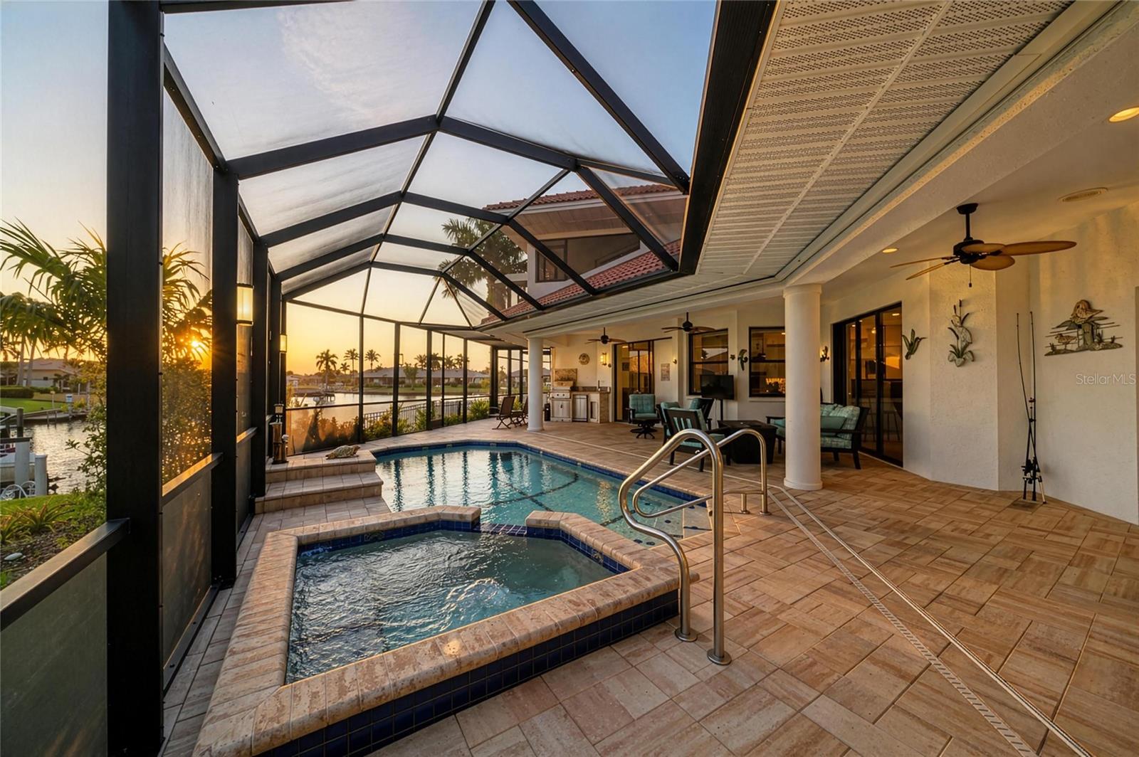 524 LA CARUNA CT