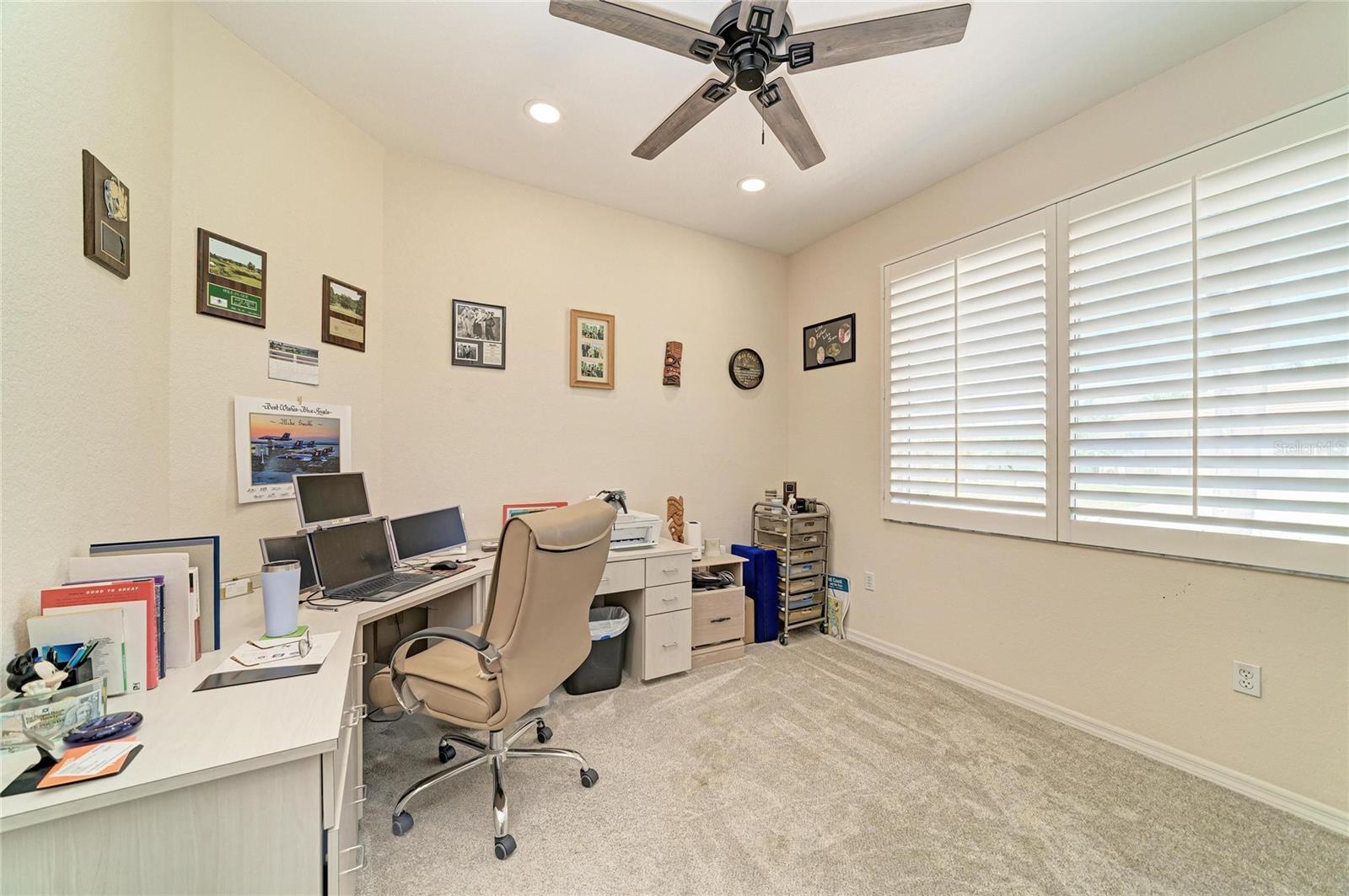 524 LA CARUNA CT