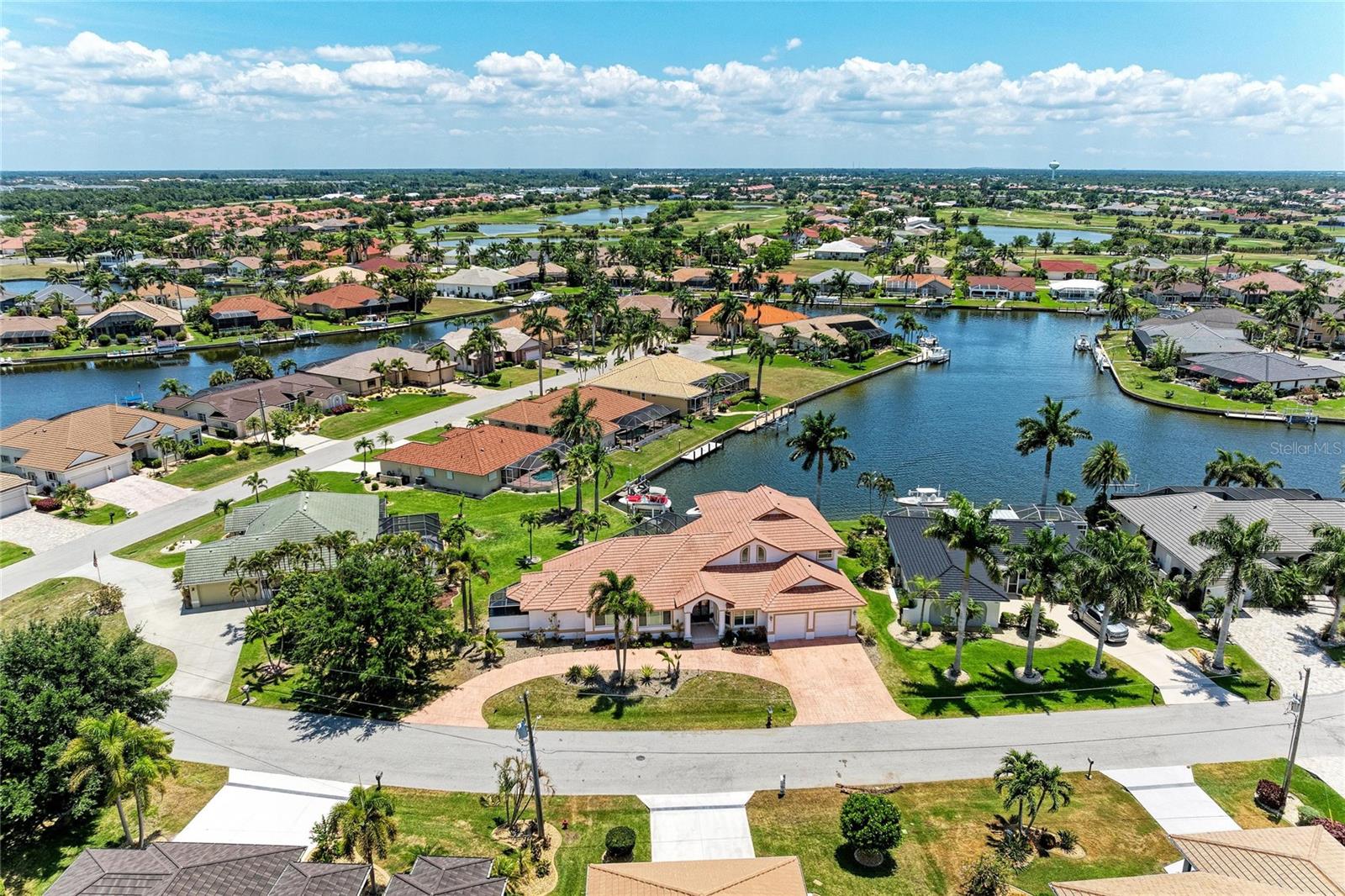 524 LA CARUNA CT