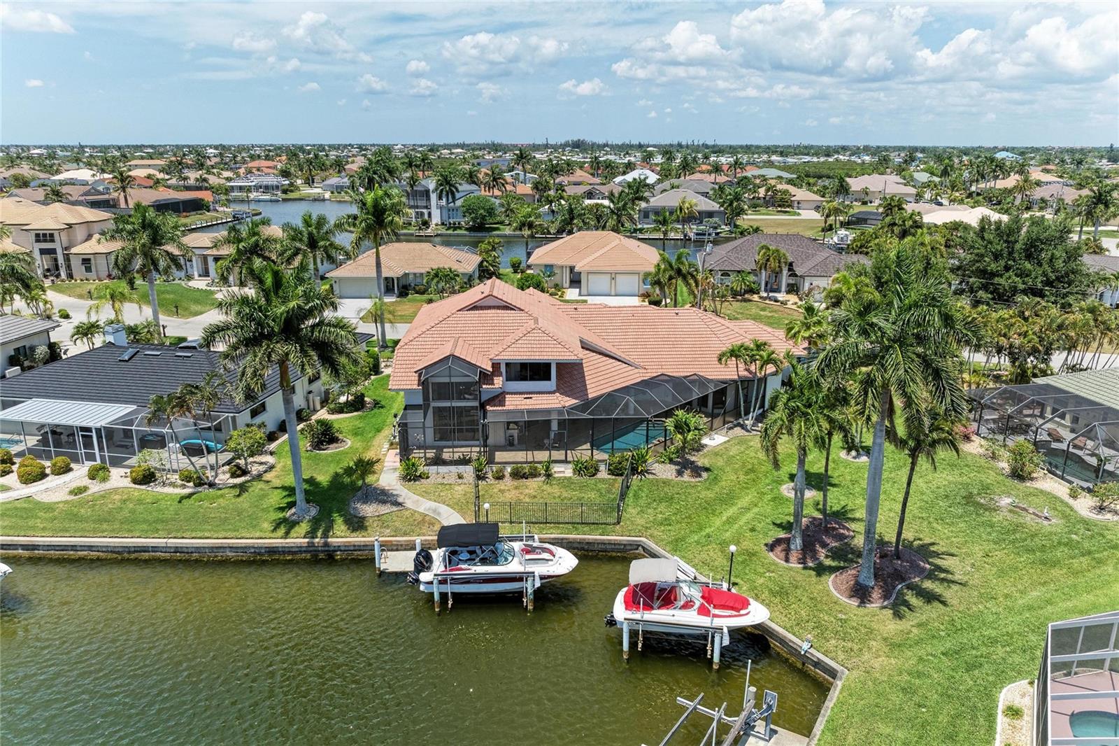 524 LA CARUNA CT