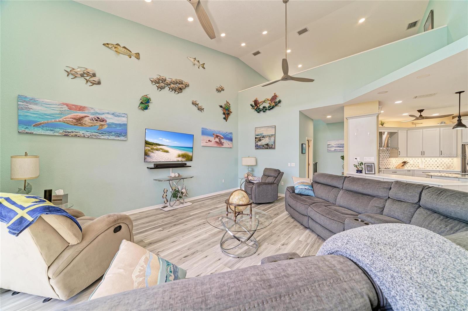 524 LA CARUNA CT