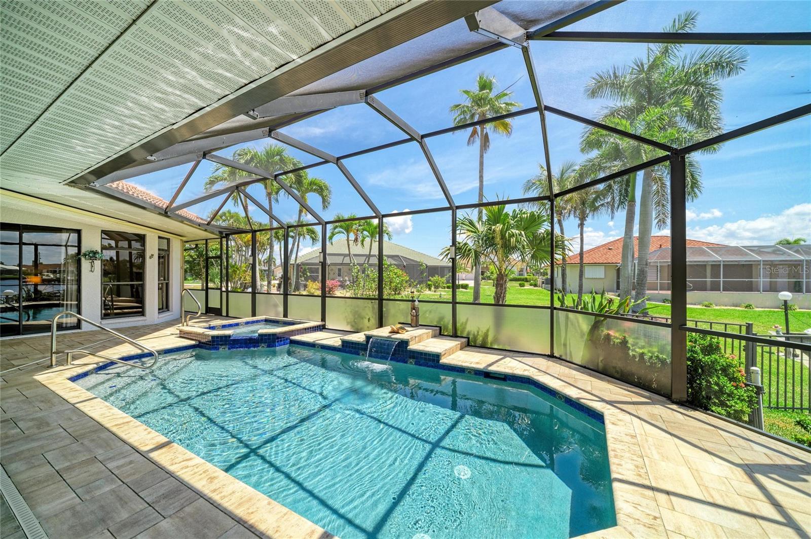 524 LA CARUNA CT