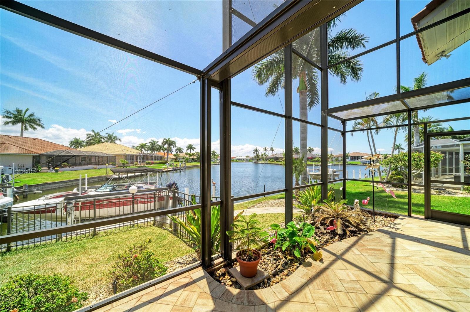 524 LA CARUNA CT