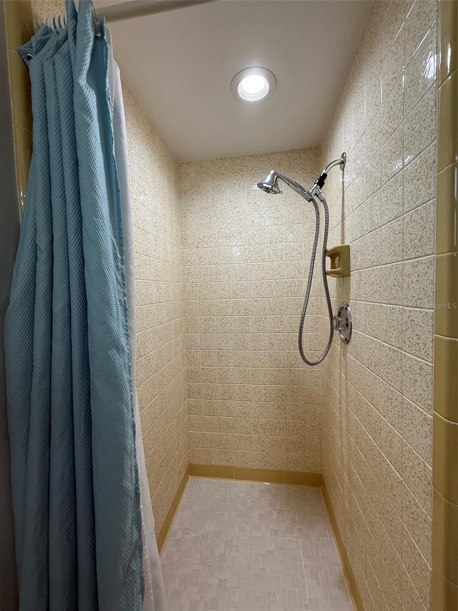 2448 ROSA LN