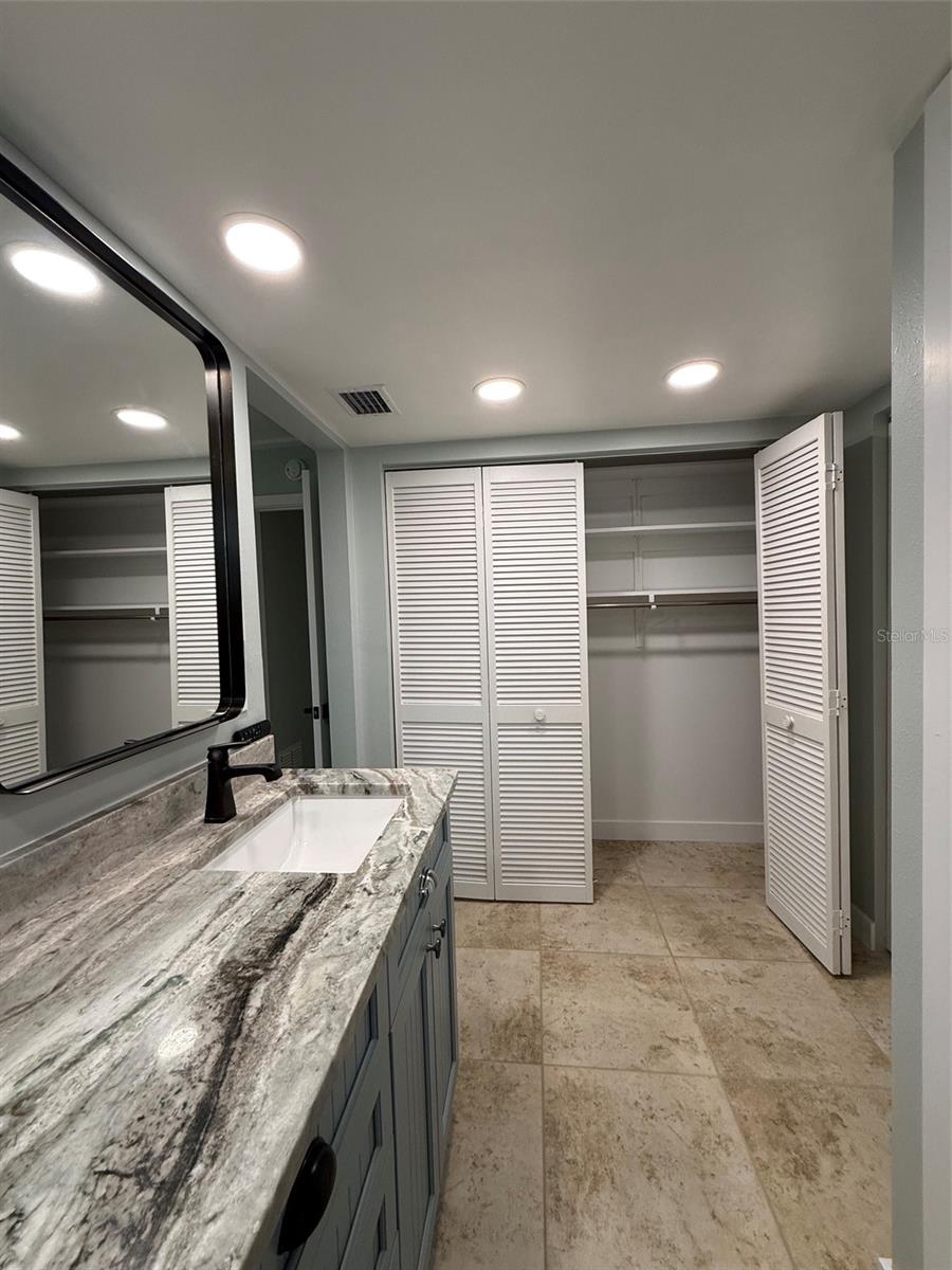 2448 ROSA LN