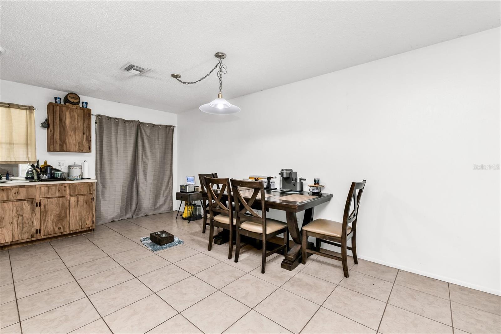18617/18619 BARTOW BLVD