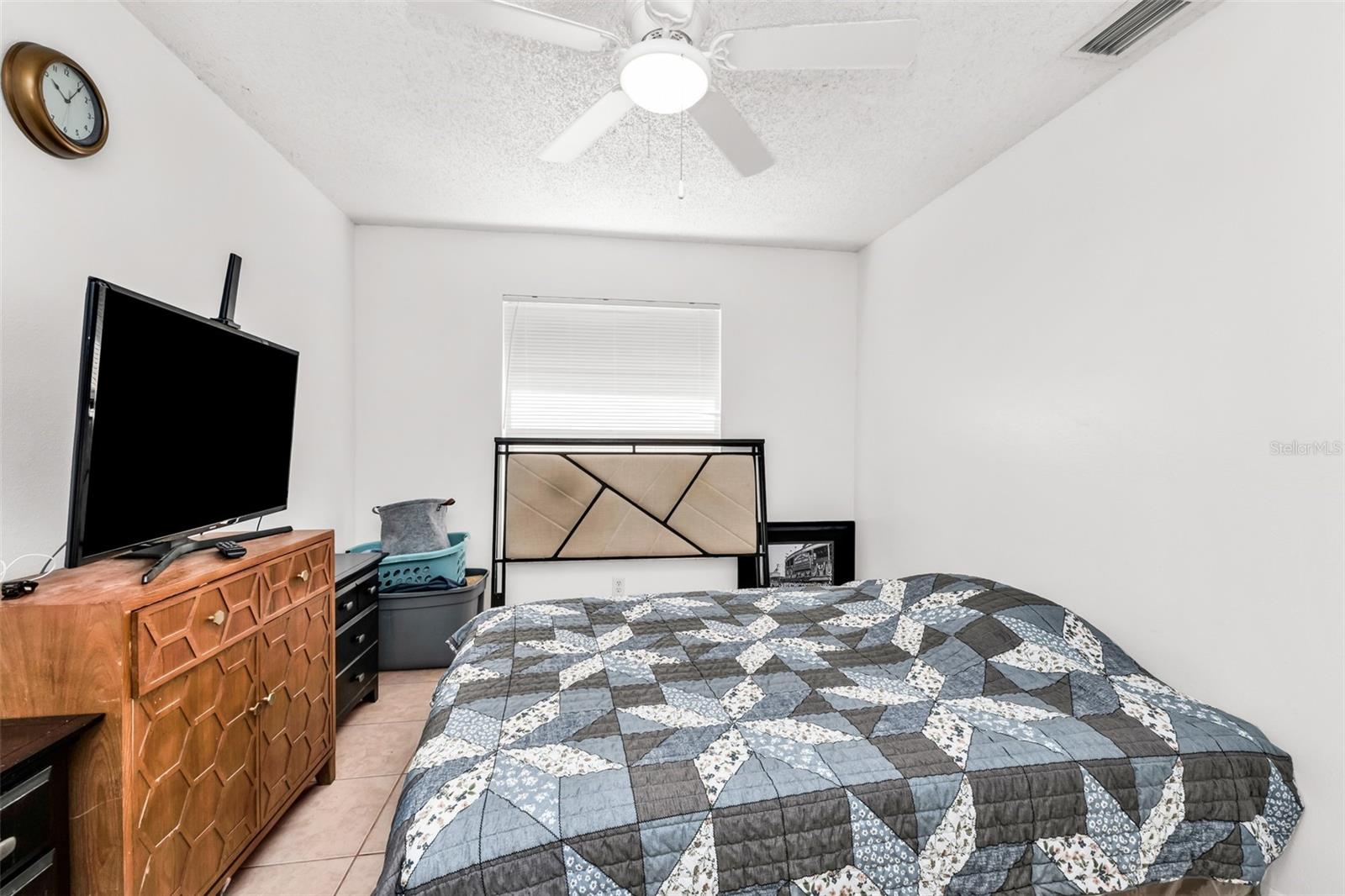 18617/18619 BARTOW BLVD
