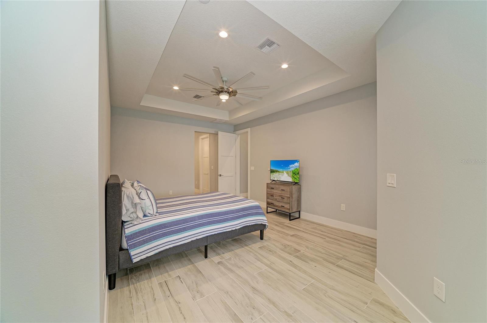 490 SORRENTO CT