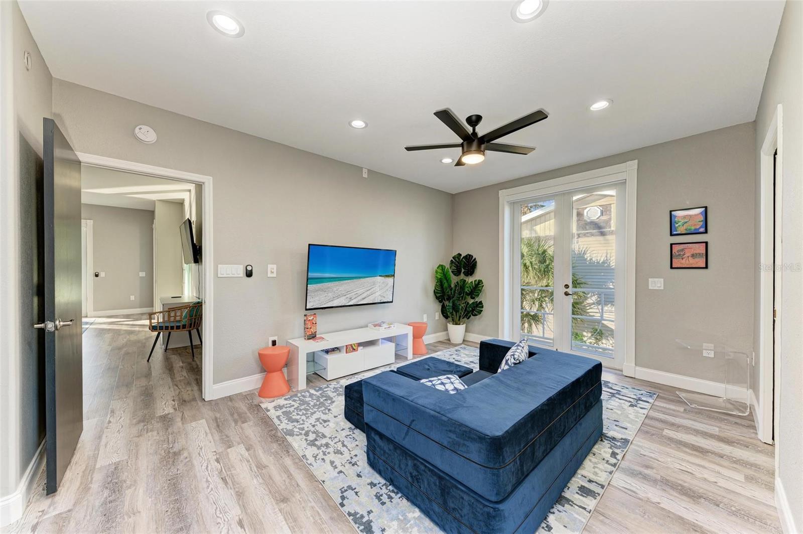 276 LEWIS CIR #112