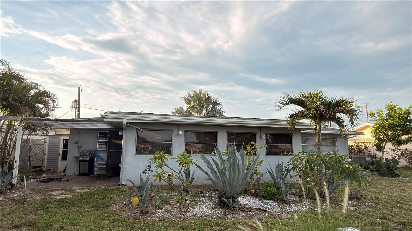 115 BEDFORD DR NE