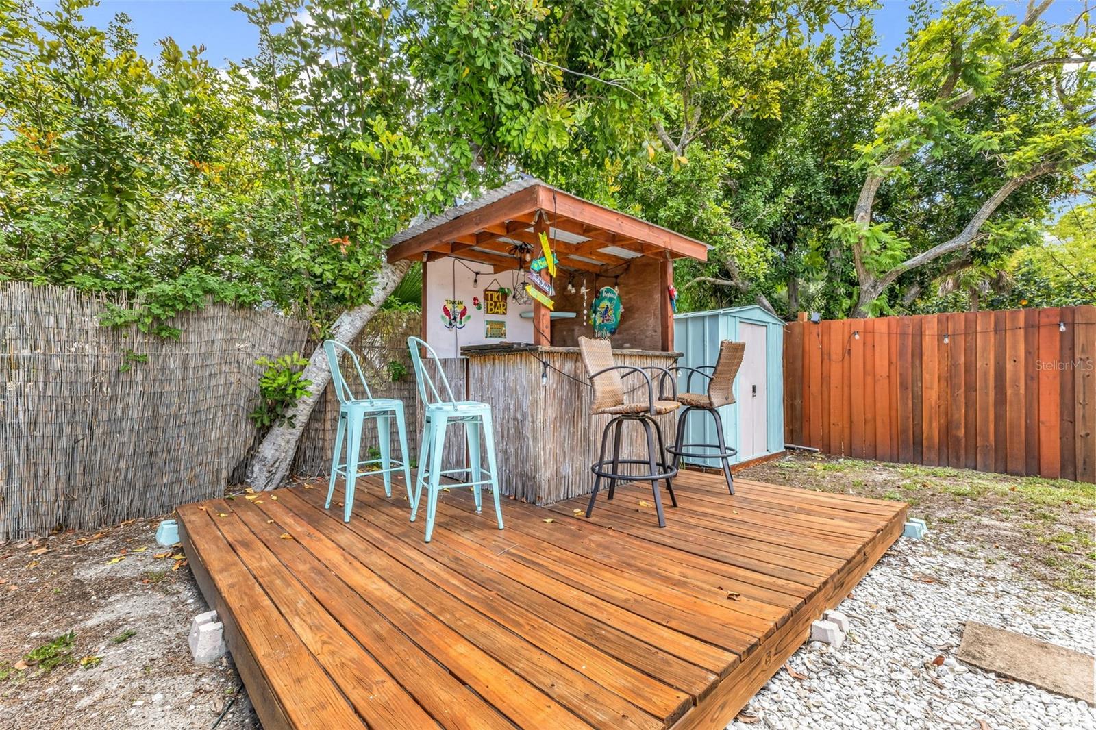 1664 LAKEVIEW PL