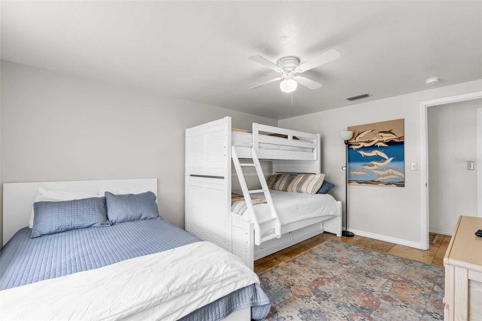 1664 LAKEVIEW PL