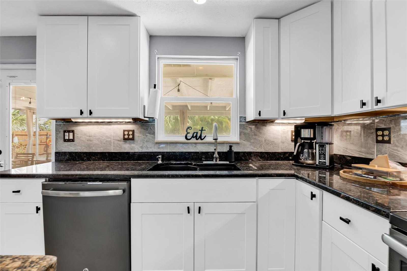 1664 LAKEVIEW PL