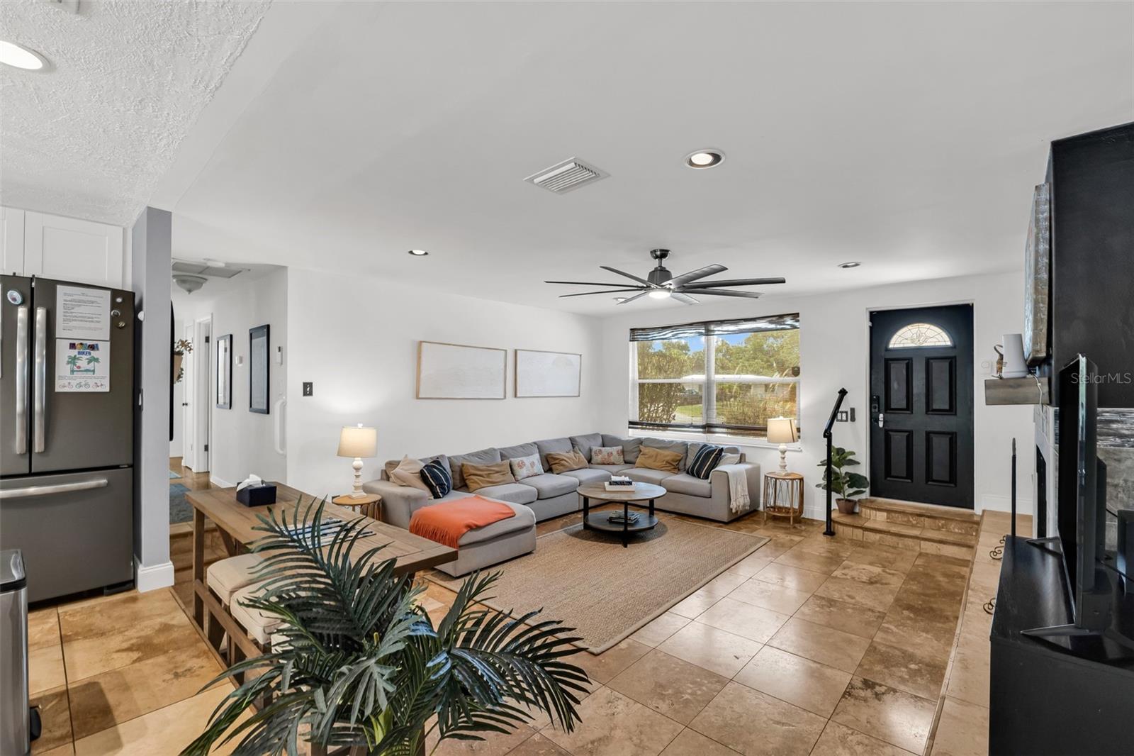 1664 LAKEVIEW PL
