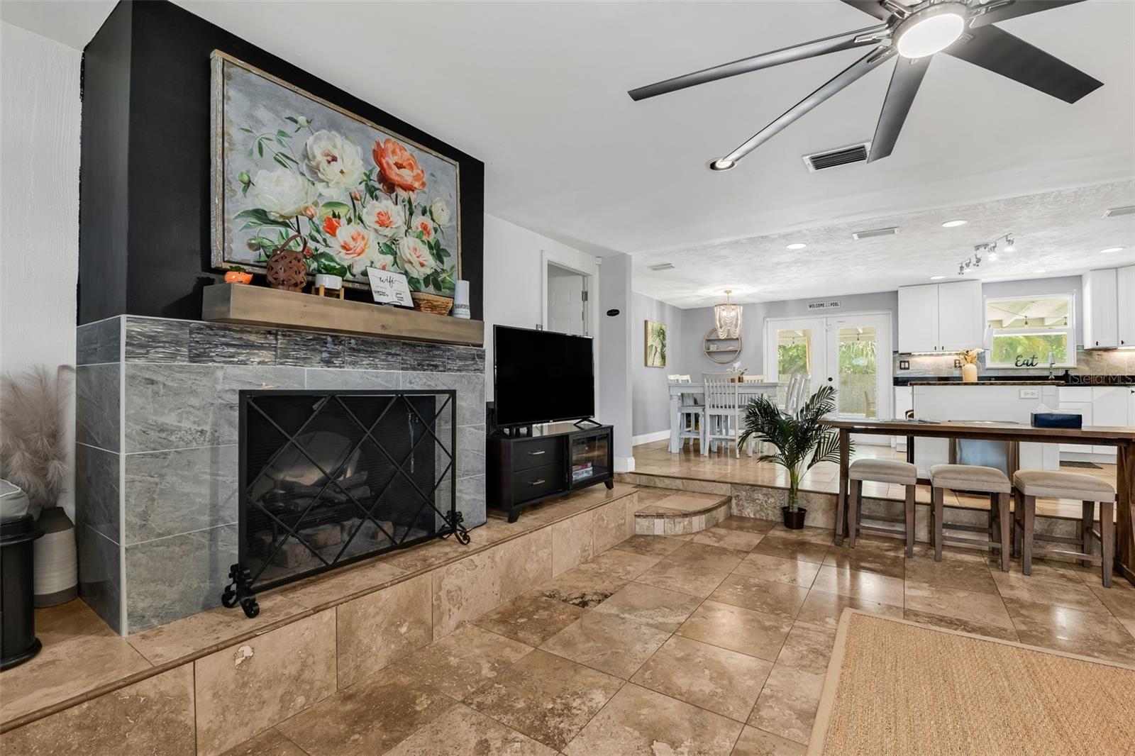 1664 LAKEVIEW PL